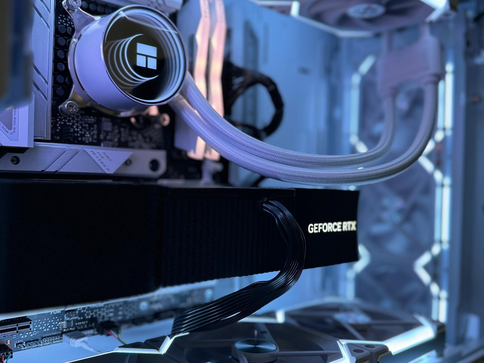 RTX 4080 SUPER | Intel i7 14700F | 32GB DDR5 | ❄️ Snow Storm ❄️| FRESHLY BUILT