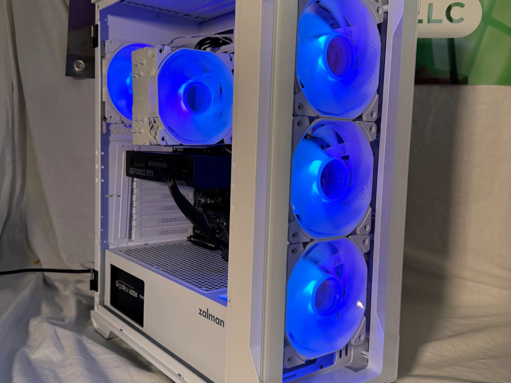 RTX 4060ti Ryzen 5700g Mid Range Performance PC