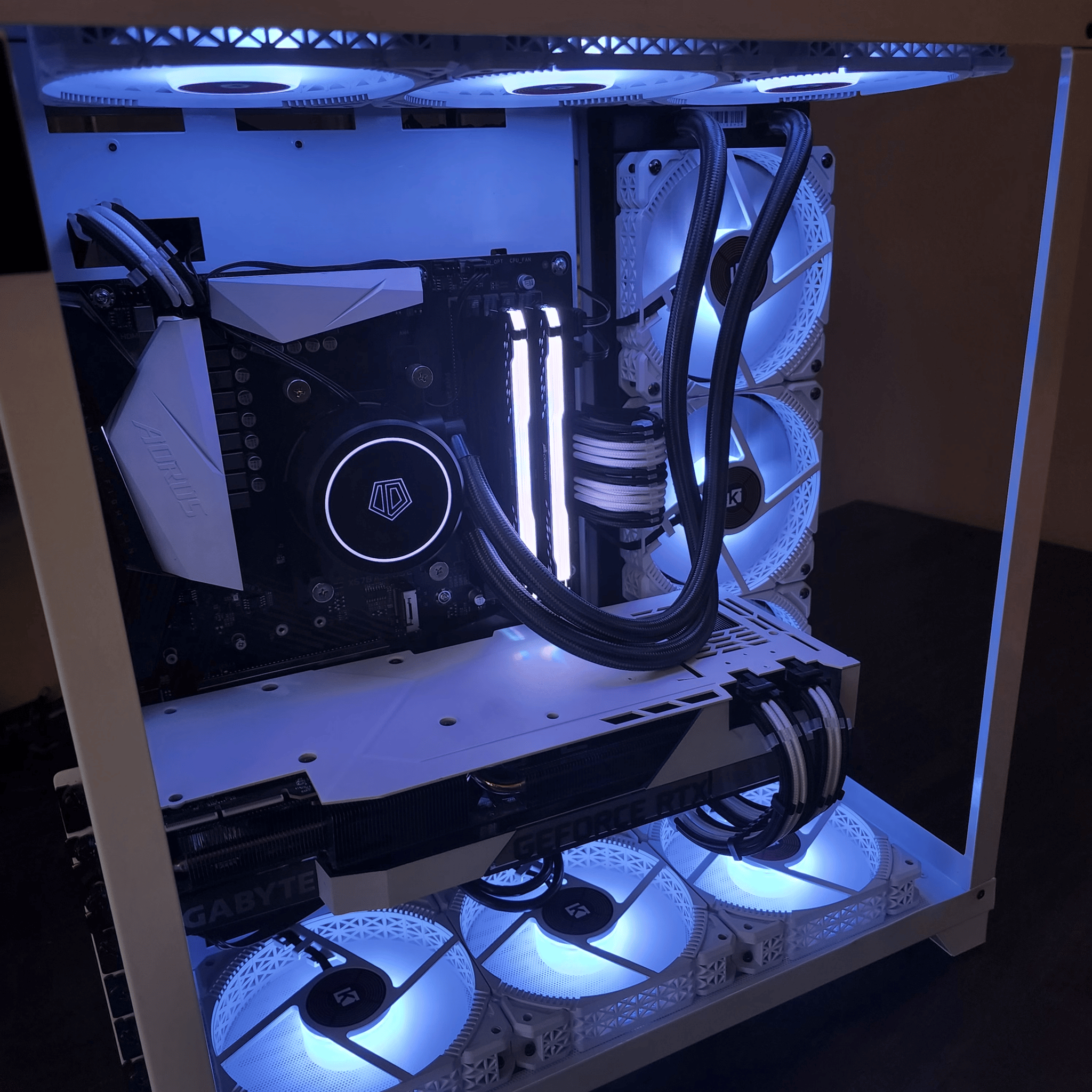 AMD Ryzen 9 5900X // Gigabyte Eagle GeForce RTX 3090 24GB // Corsair Vengeance RGB Pro 32GB 3200MHz