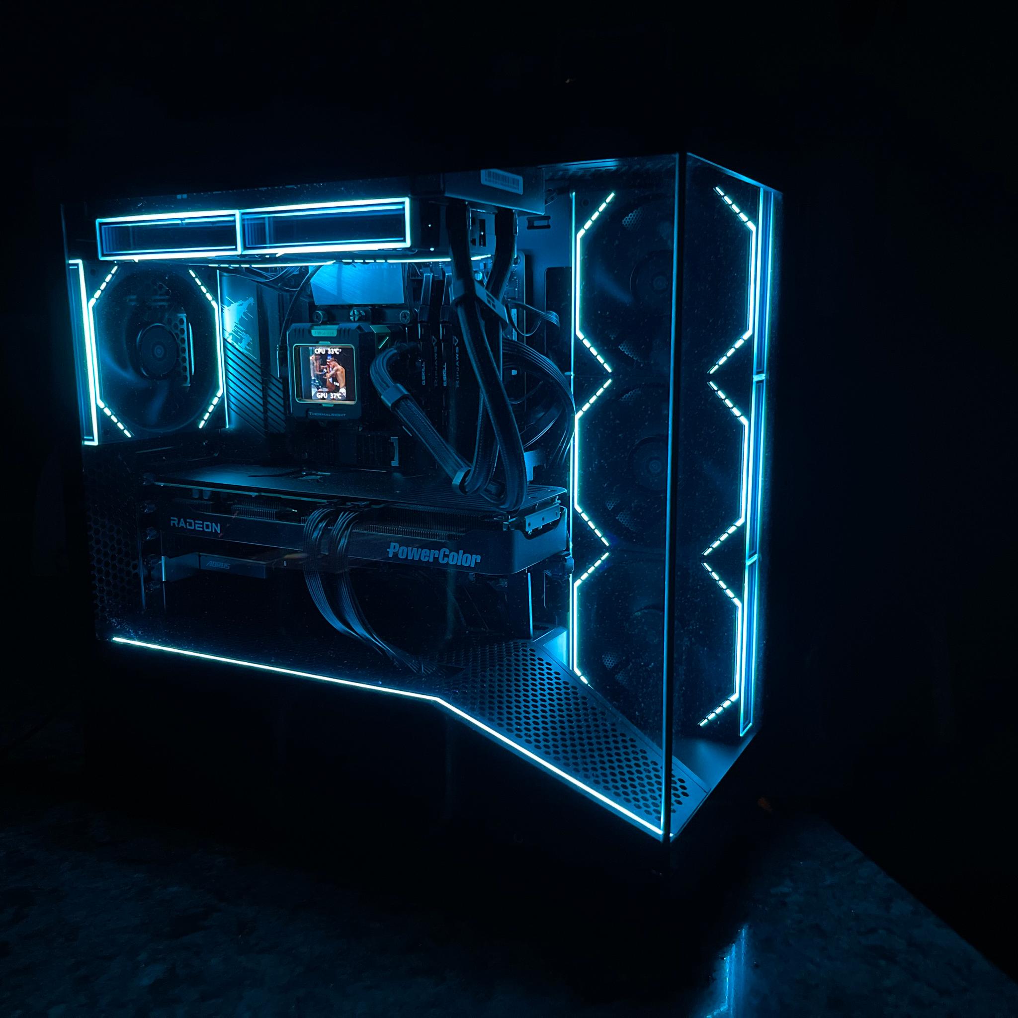 High End Gaming PC – i7‑14700K / RX 9070 XT / 32GB / 1TB With LCD Screen AIO