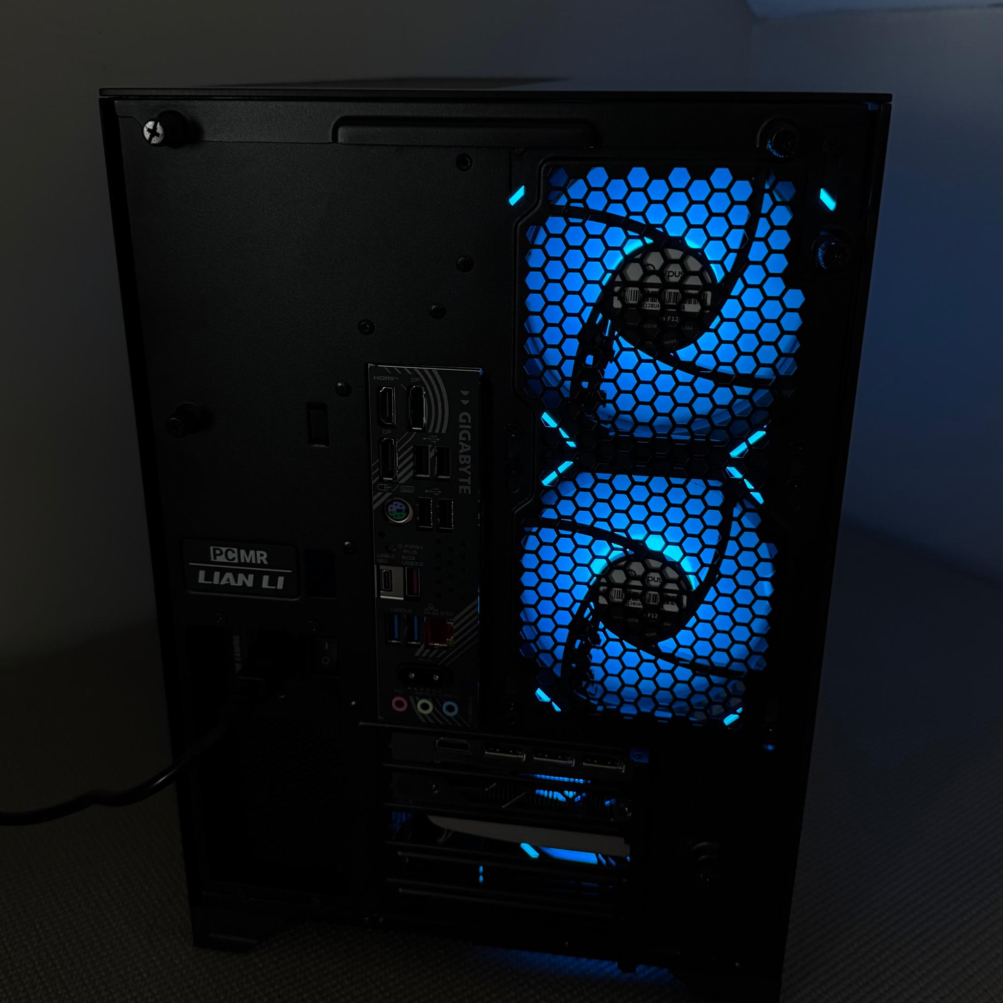 RTX 5070ti | Ryzen 7 7800X3D | 32GB DDR5 6000MT/s | 2TB NVMe