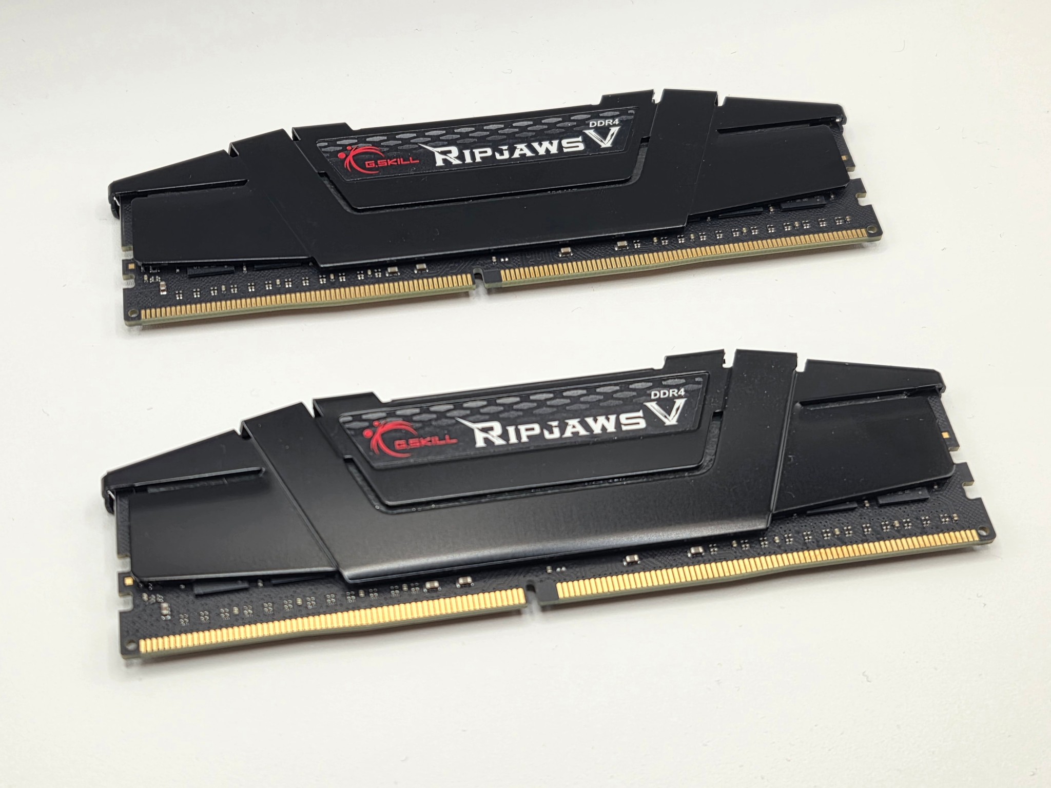 G.Skill RipjawsV CL18 DDR4-3600 64gb (32GBx2)