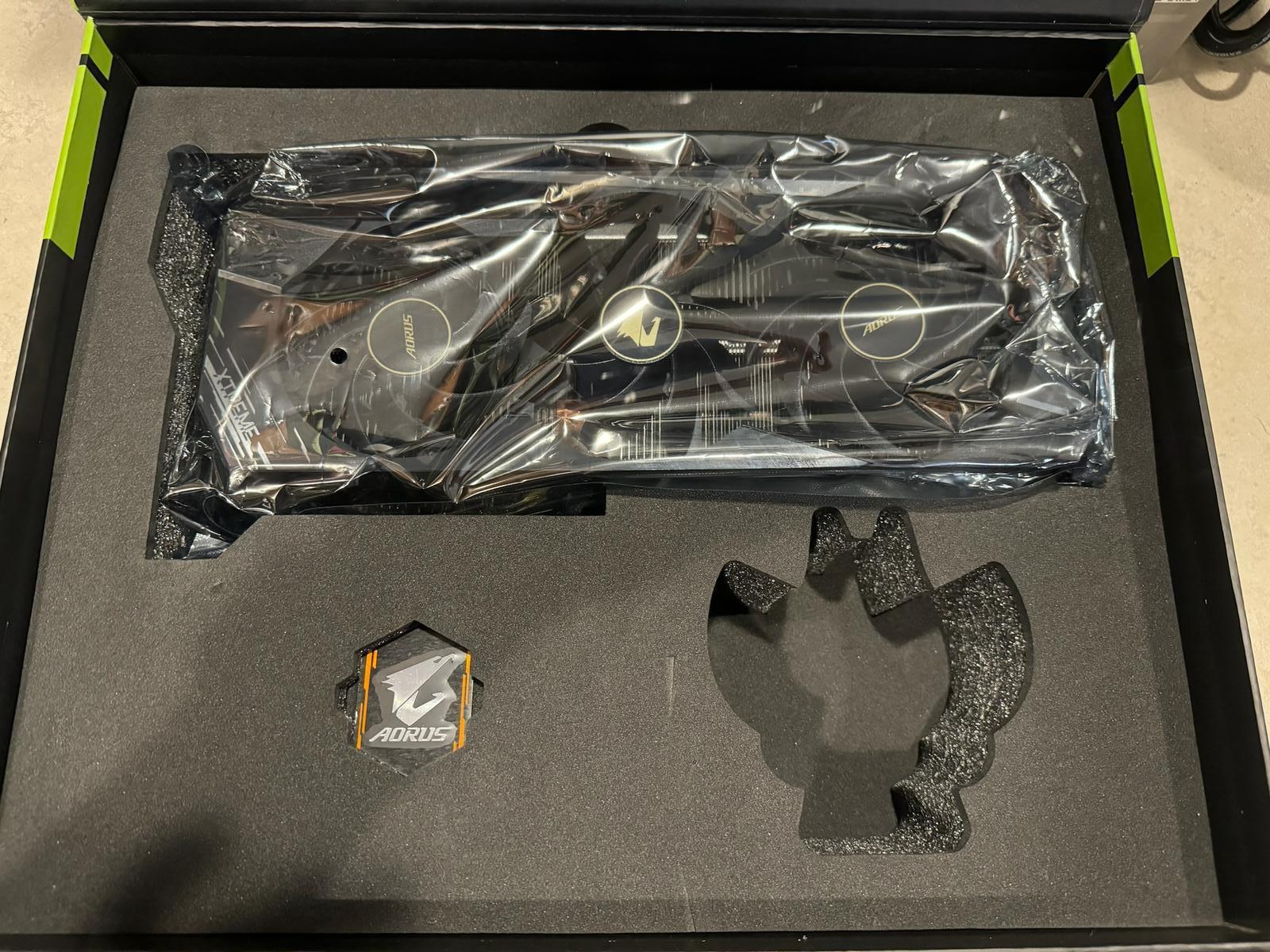 USED GIGABYTE AORUS GEFORCE RTX 3090 XTREME 24GB