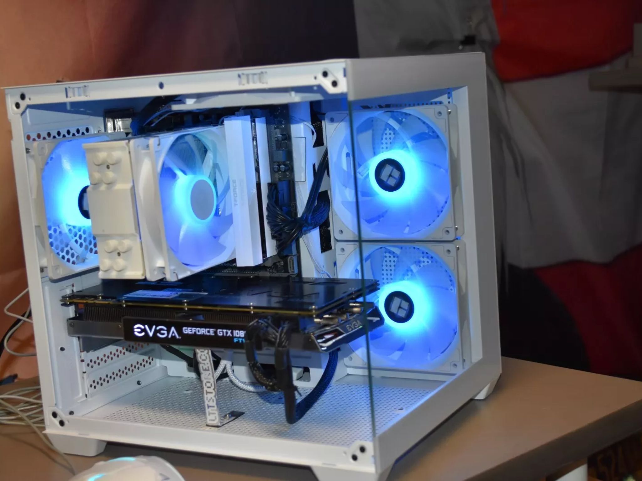 Gaming PC Intel I 5 9400F RGB  16 GBS of Ram GPU Evga G Force FTW 1080 8 GB NVME 1TB 600 Watt PSU