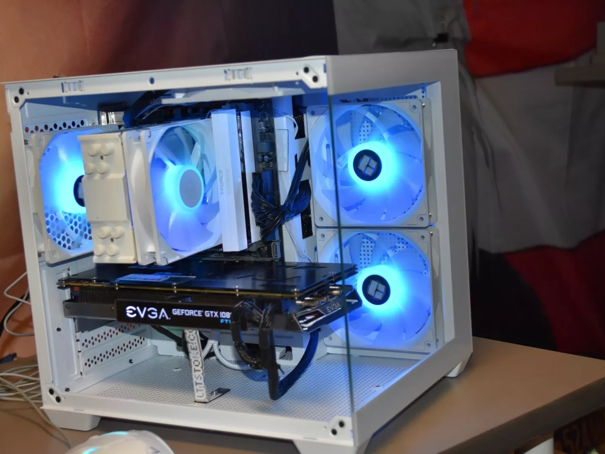 Gaming PC Intel I 5 9400F RGB  16 GBS of Ram GPU Evga G Force FTW 1080 8 GB NVME 1TB 600 Watt PSU