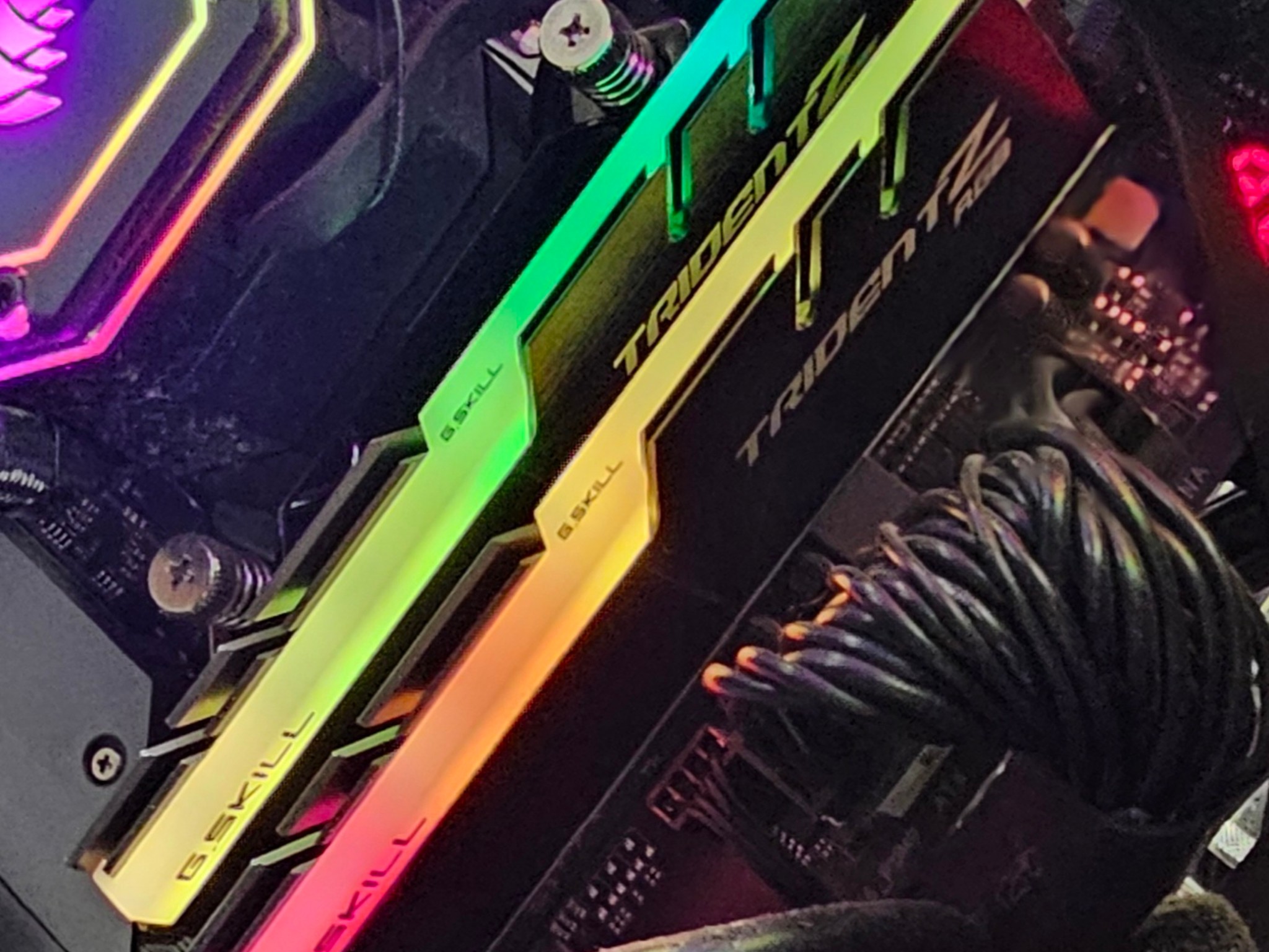 32GB DDR4 (2x16GB) RAM CL16 3200MT/s G.Skill Trident Z RGB