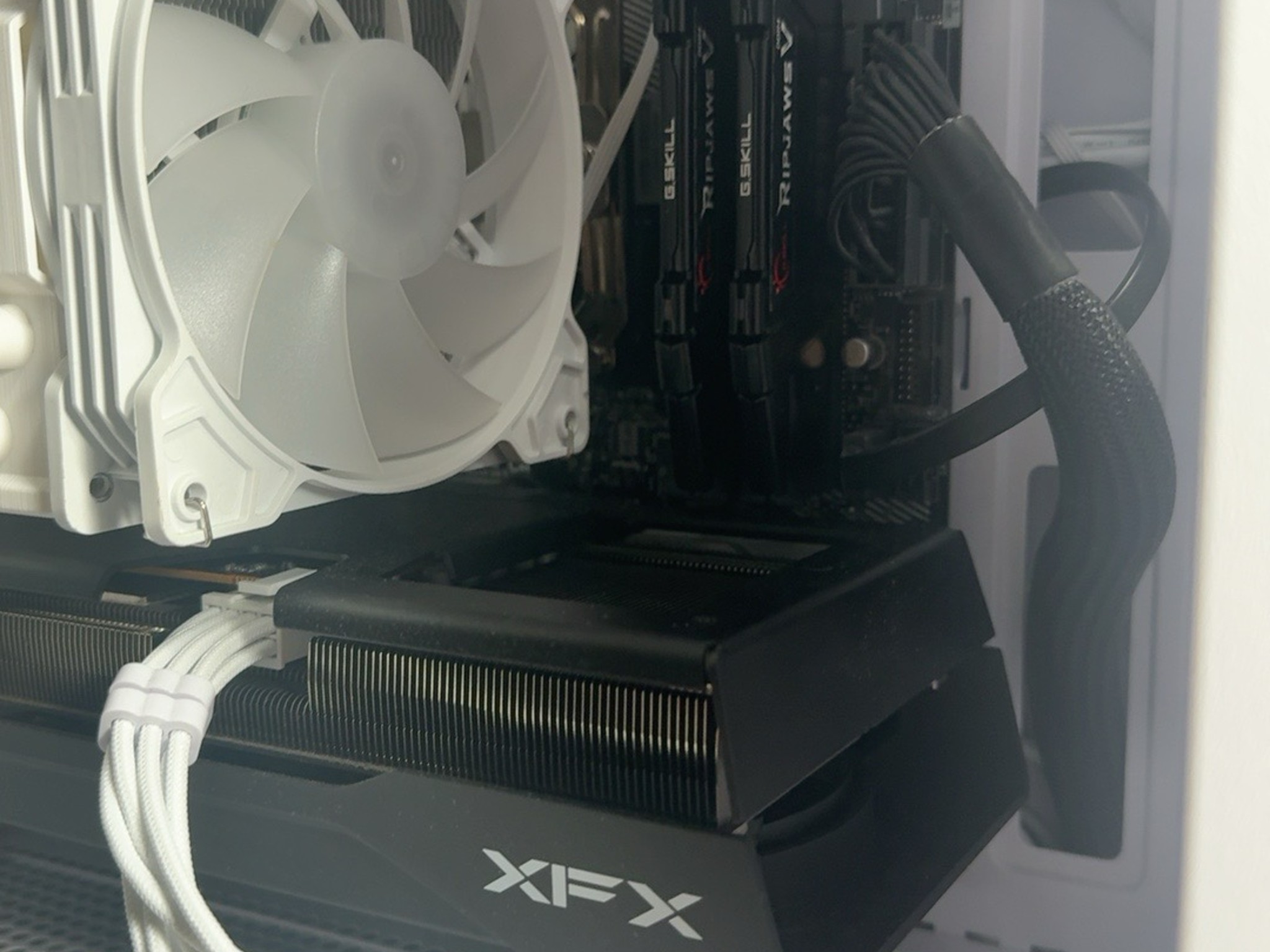 Radeon RX 9060 XT 16GB Custom Gaming PC - Ryzen 7 5700X3D