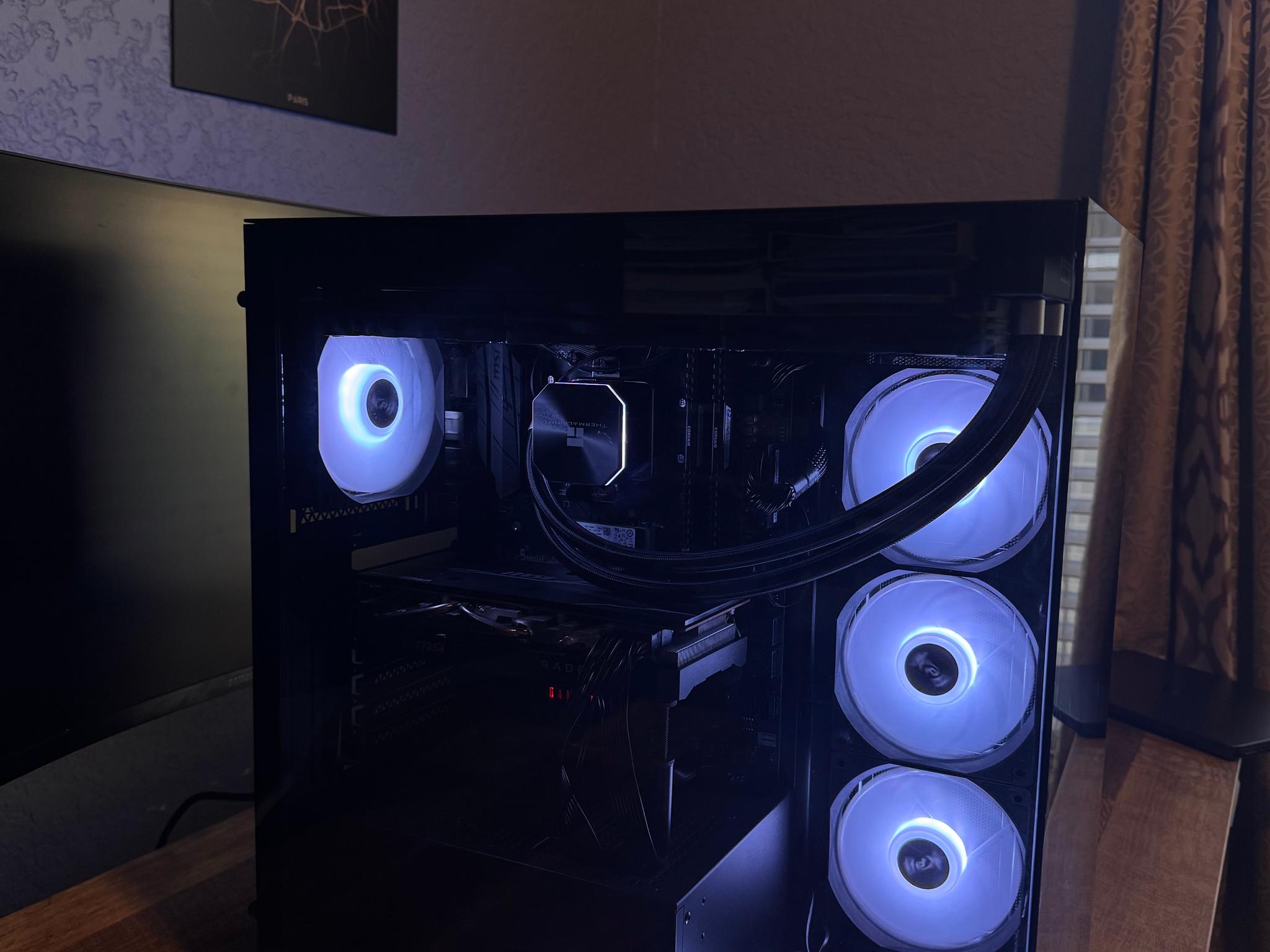 Ryzen 5 3600 | Rx 5700xt | 16gb 3000mhz | 256gb ssd windows 11