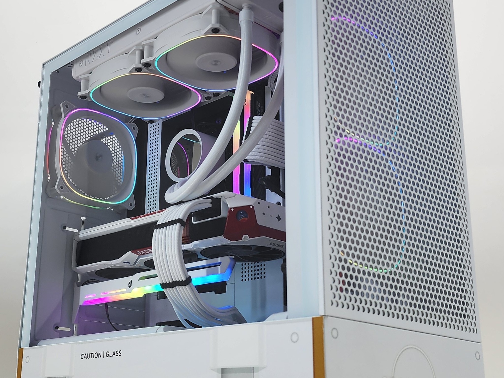 Gaming PC Ryzen 7 7800X3D 32GB RAM 2TB SSD RX 7900 XTX 24GB Windows 11 Computer