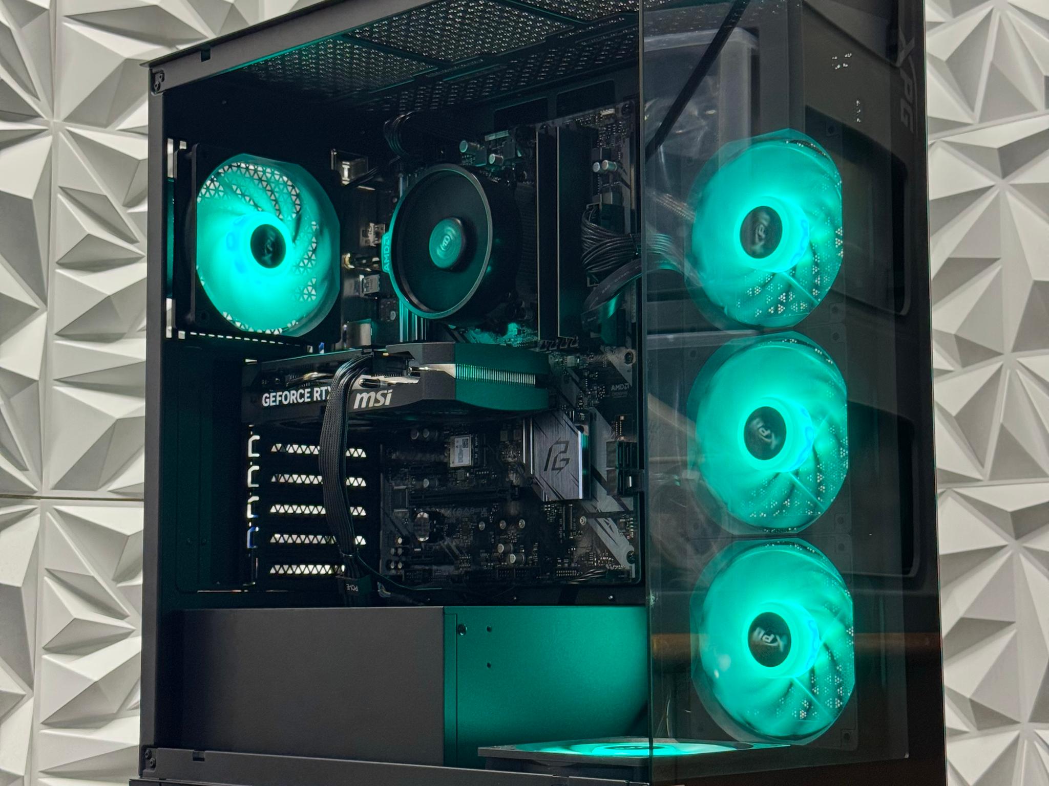 Rtx 5060 / Ryzen 5 5500 / 16GB Ram / 512GB SSD / Windows 11 Pro / RGB control