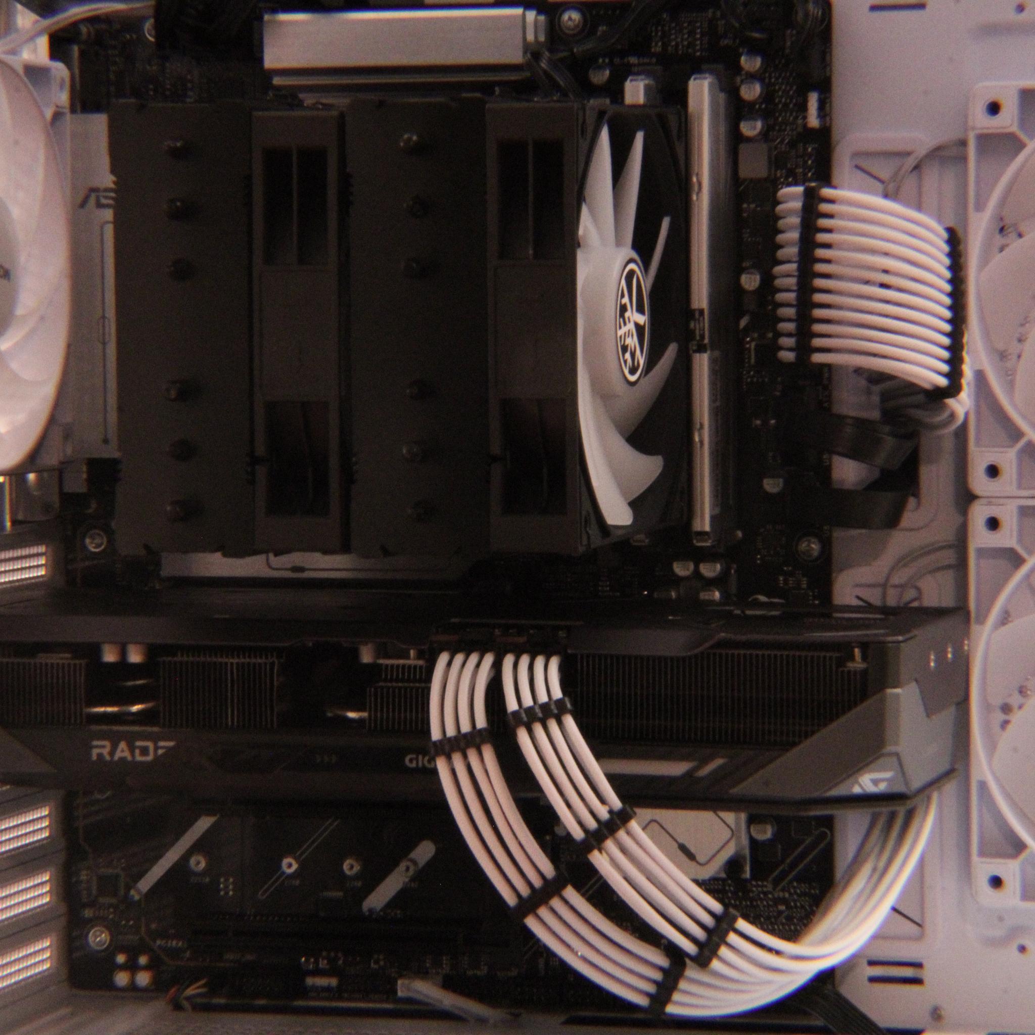 BEST VALUE GAMING PC - GIGABYTE RX 9070 - R5 7500X3D - 16GB DDR5 6000 (2X8) - 1TB NVME