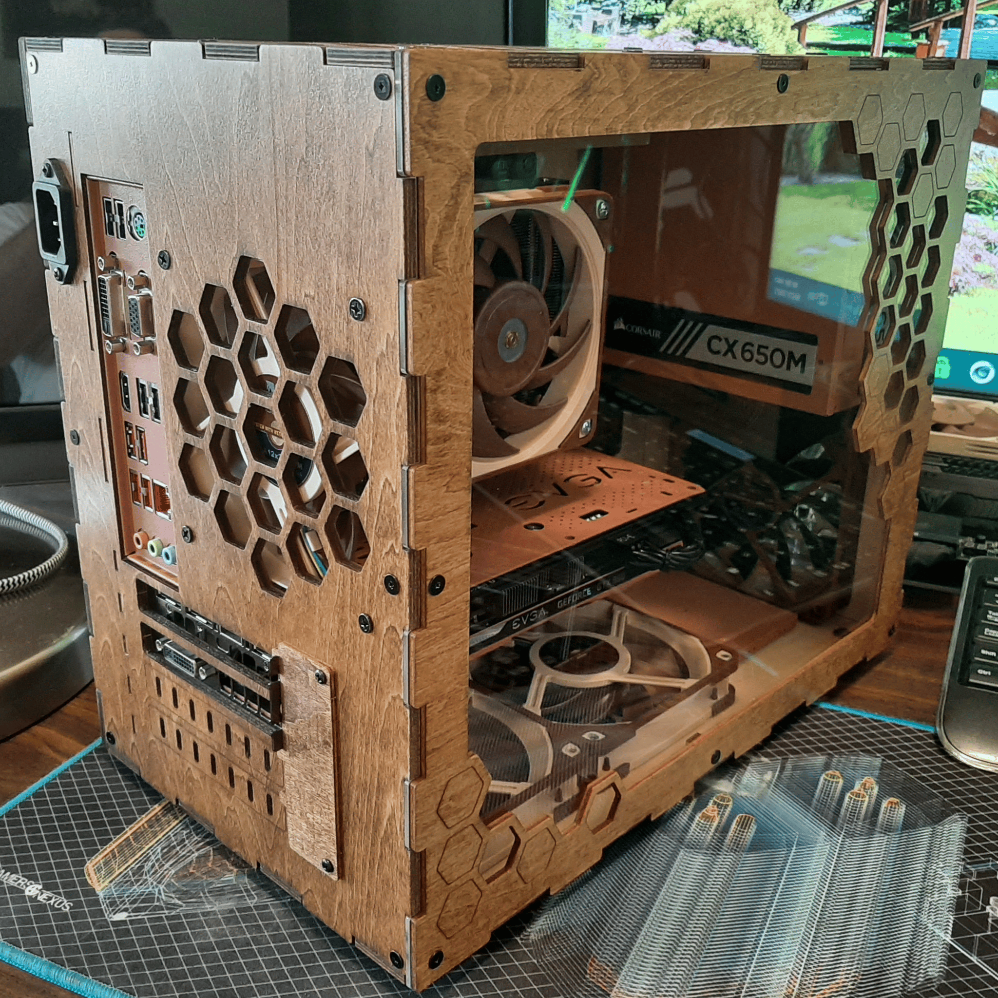 Perfect Christmas Gift / Beautiful One-of-a-Kind Custom Built Wood Case Computer