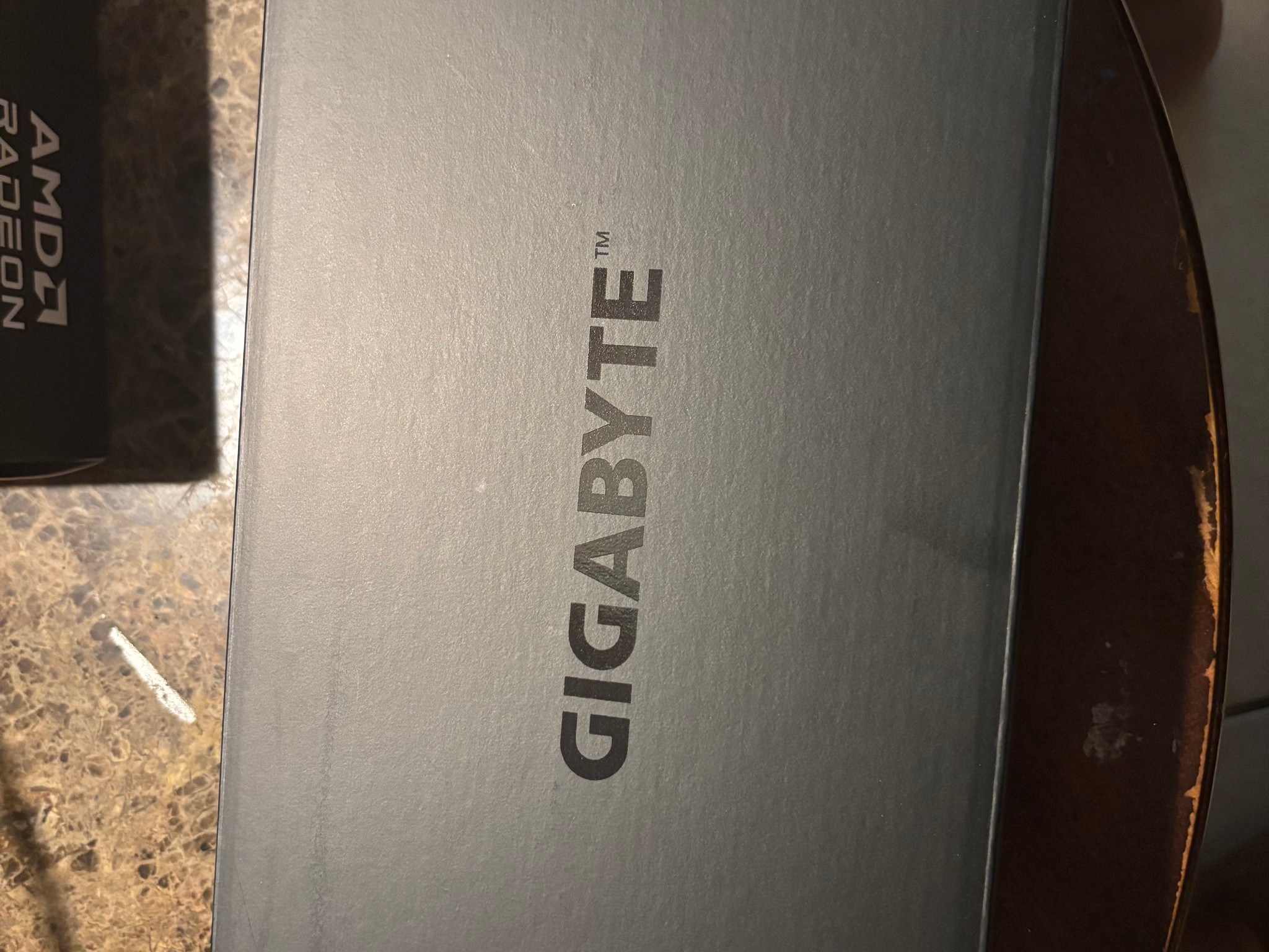 GIGABYTE 9060XT 16Gb OC LIKE NEW