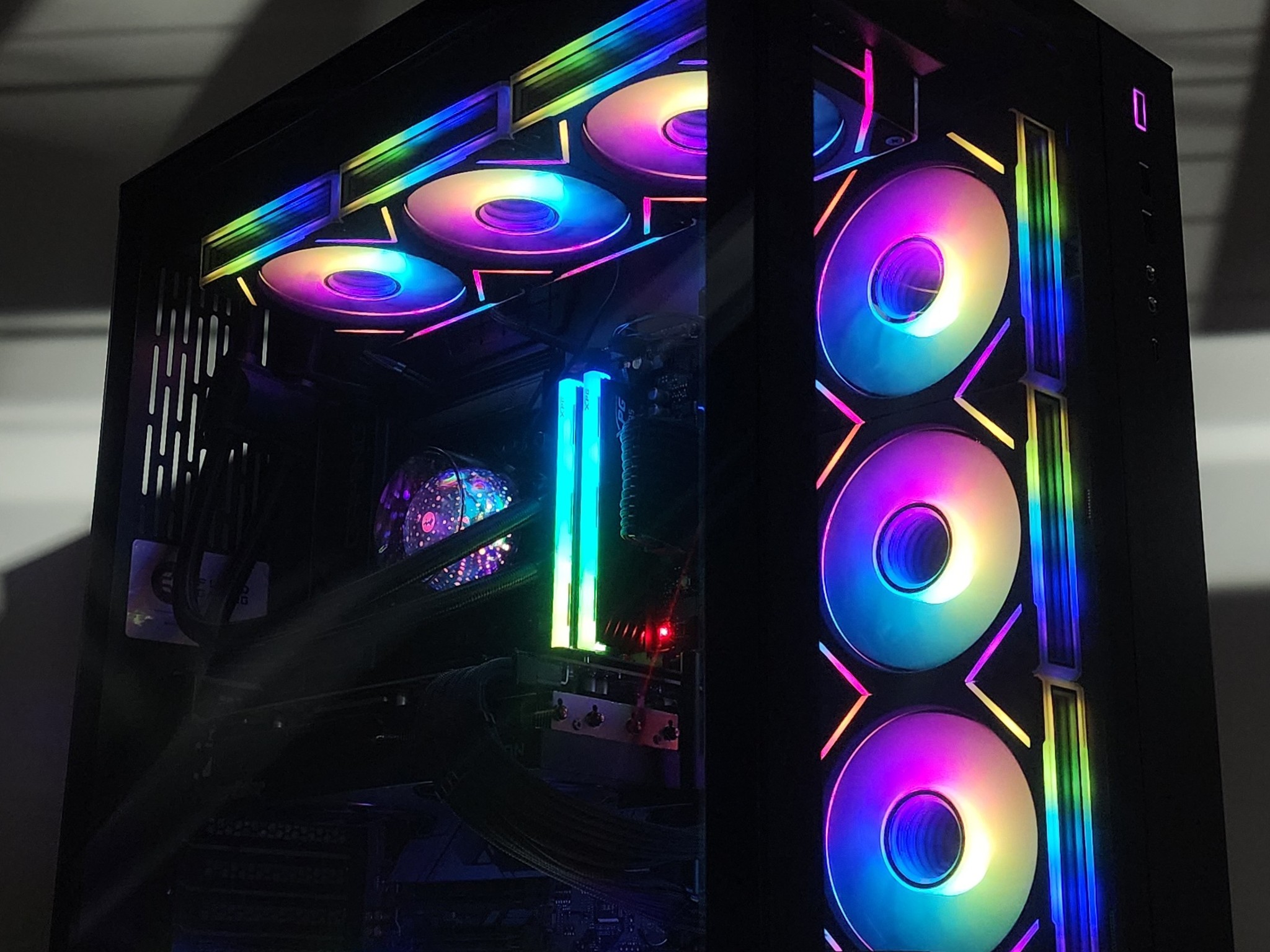 Gaming PC Ryzen 7 9700X 32GB RAM 1TB SSD RX 7800 XT 16GB Windows 11 Computer