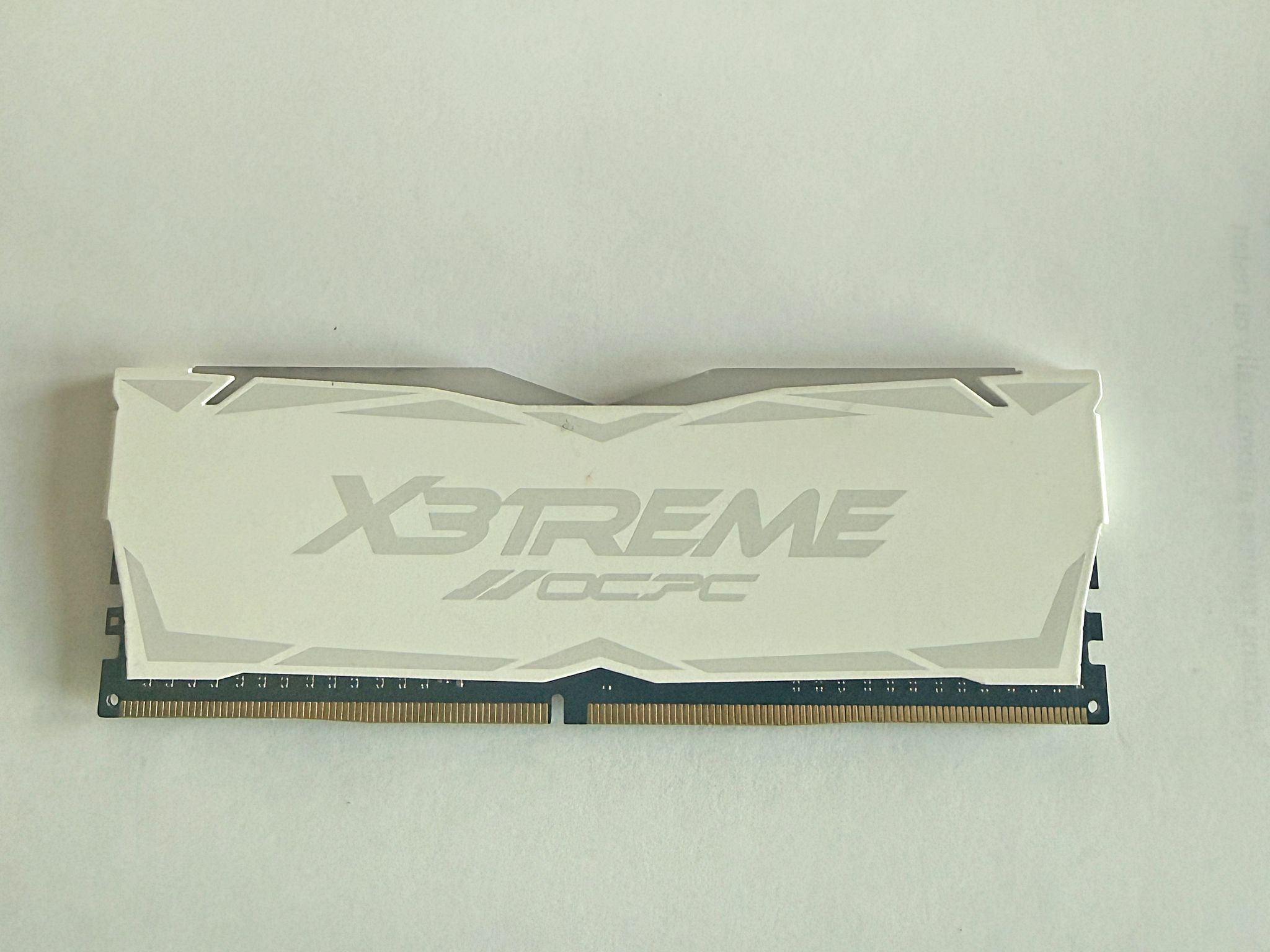 8GB OCPC X3 RGB DDR4 3200 WHITE