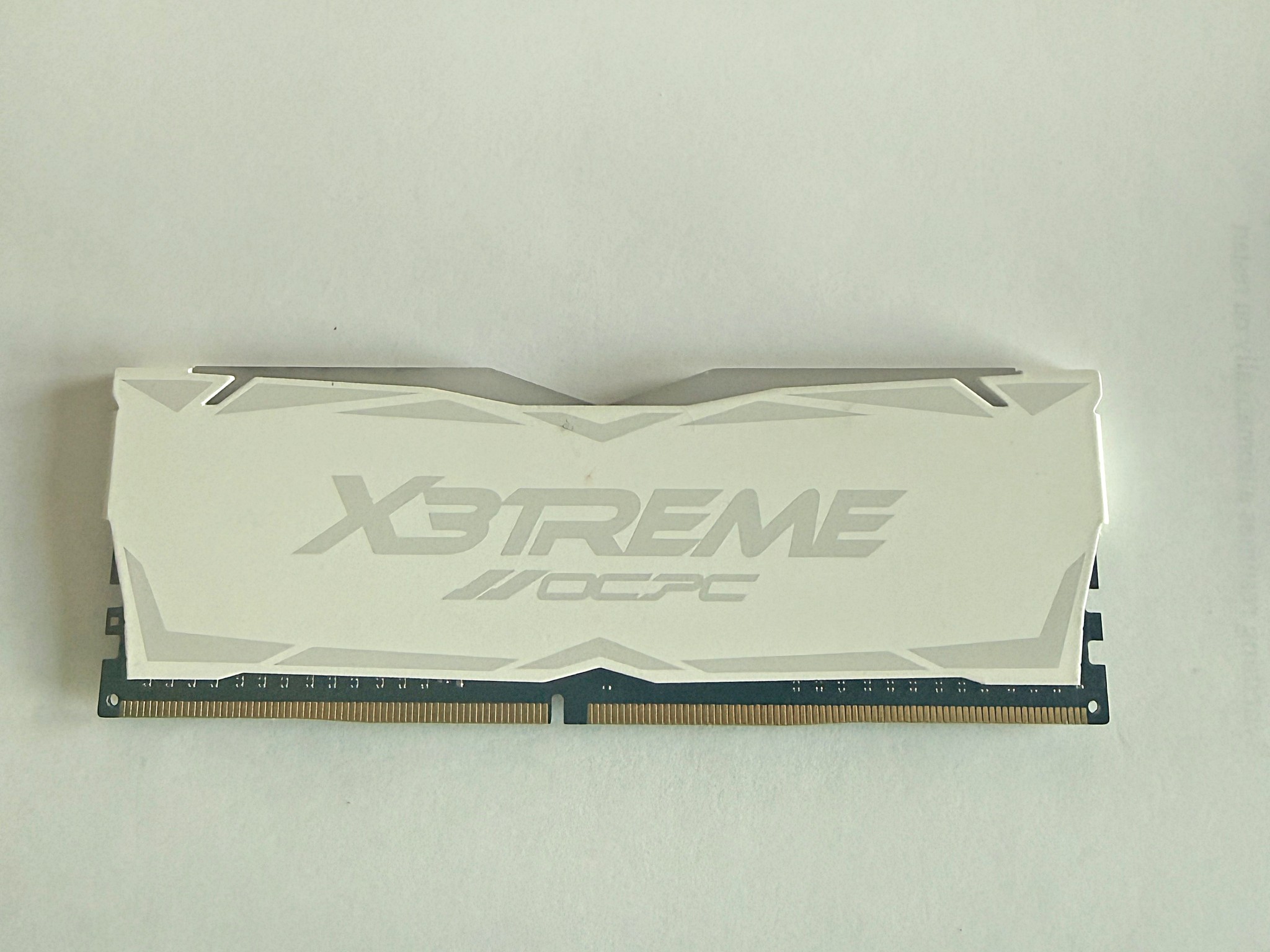 8GB OCPC X3 RGB DDR4 3200 WHITE