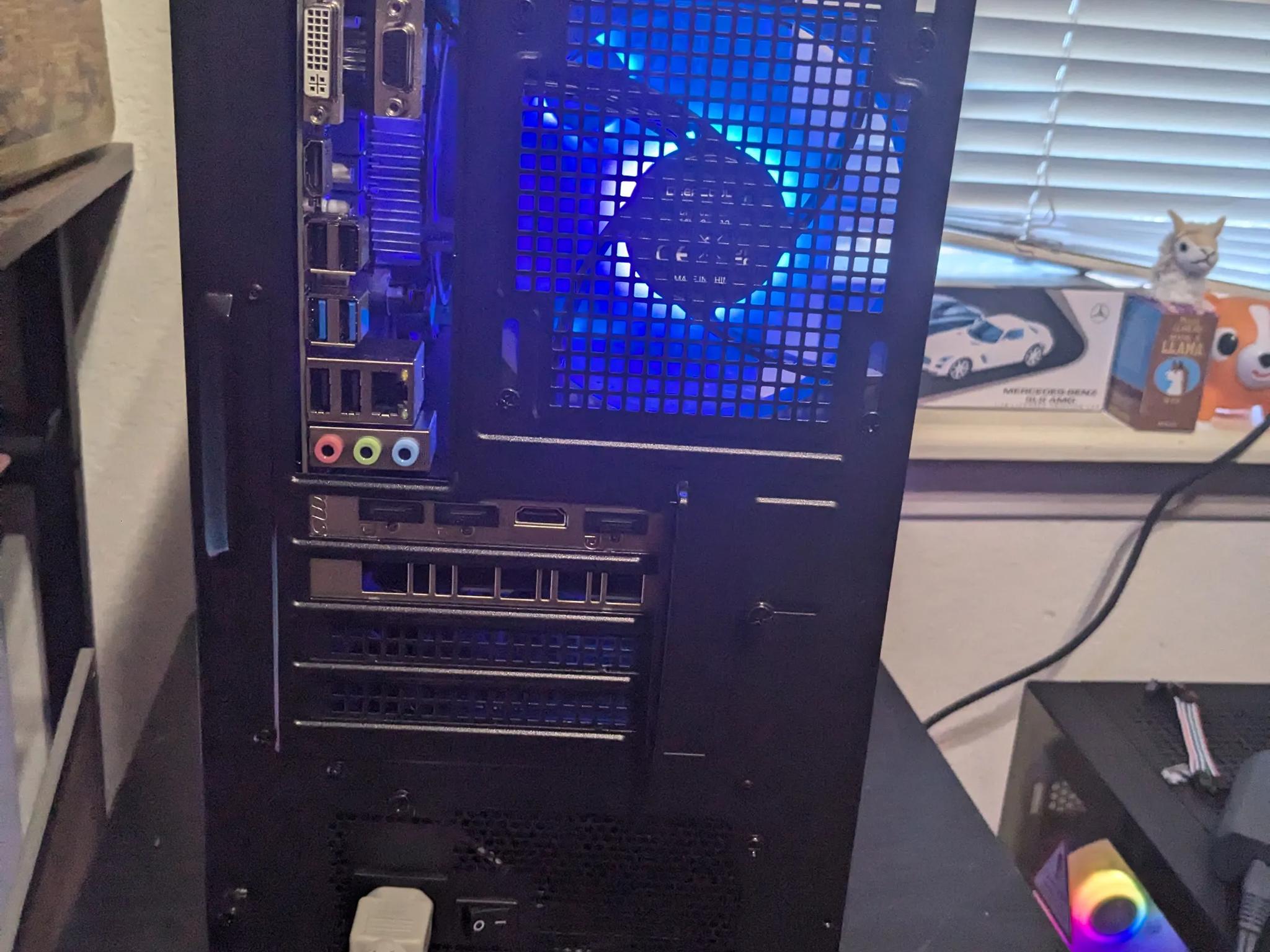 FREE SHIP|| i7-8700, 32GB DDR4, RTX 2060 SUPER 6GB, 500GB Samsung SSD, New PSU, RGB, Wifi, Win10