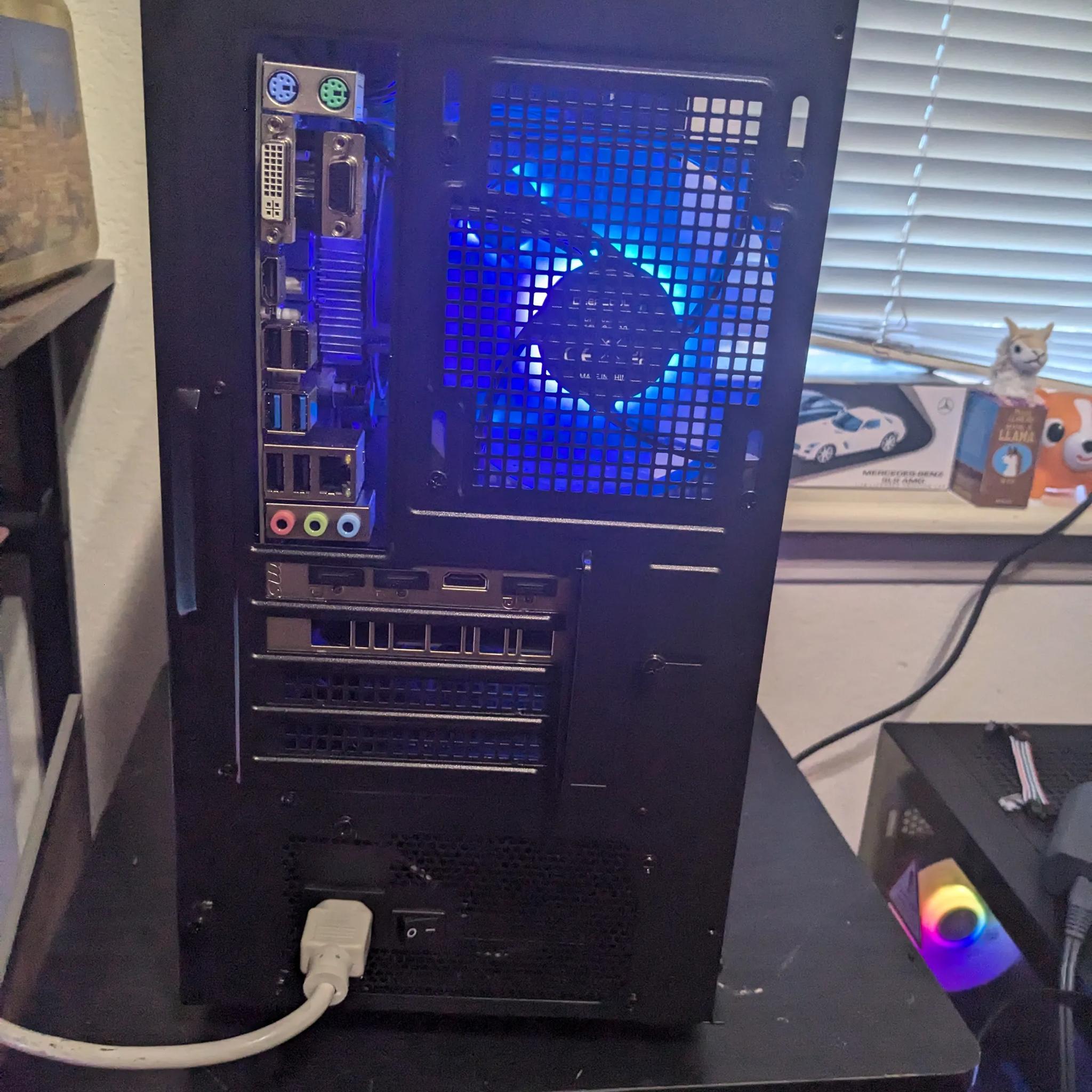FREE SHIP|| i7-8700, 32GB DDR4, RTX 2060 SUPER 6GB, 500GB Samsung SSD, New PSU, RGB, Wifi, Win10