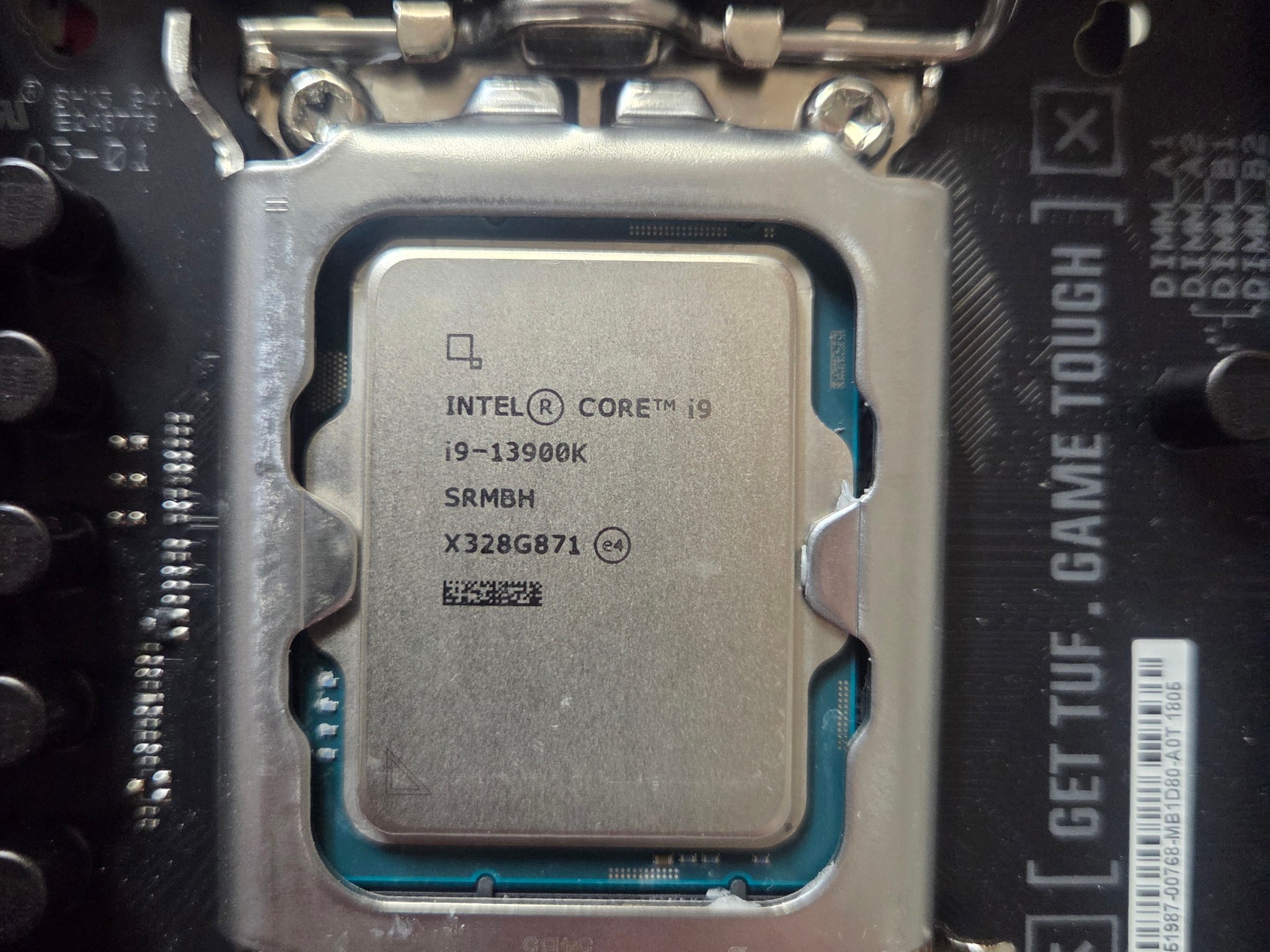 TUF GAMING Z790-PLUS WIFI - i9 13900k - 32gb ddr5 g skill trident z5 rgb 5600MHz