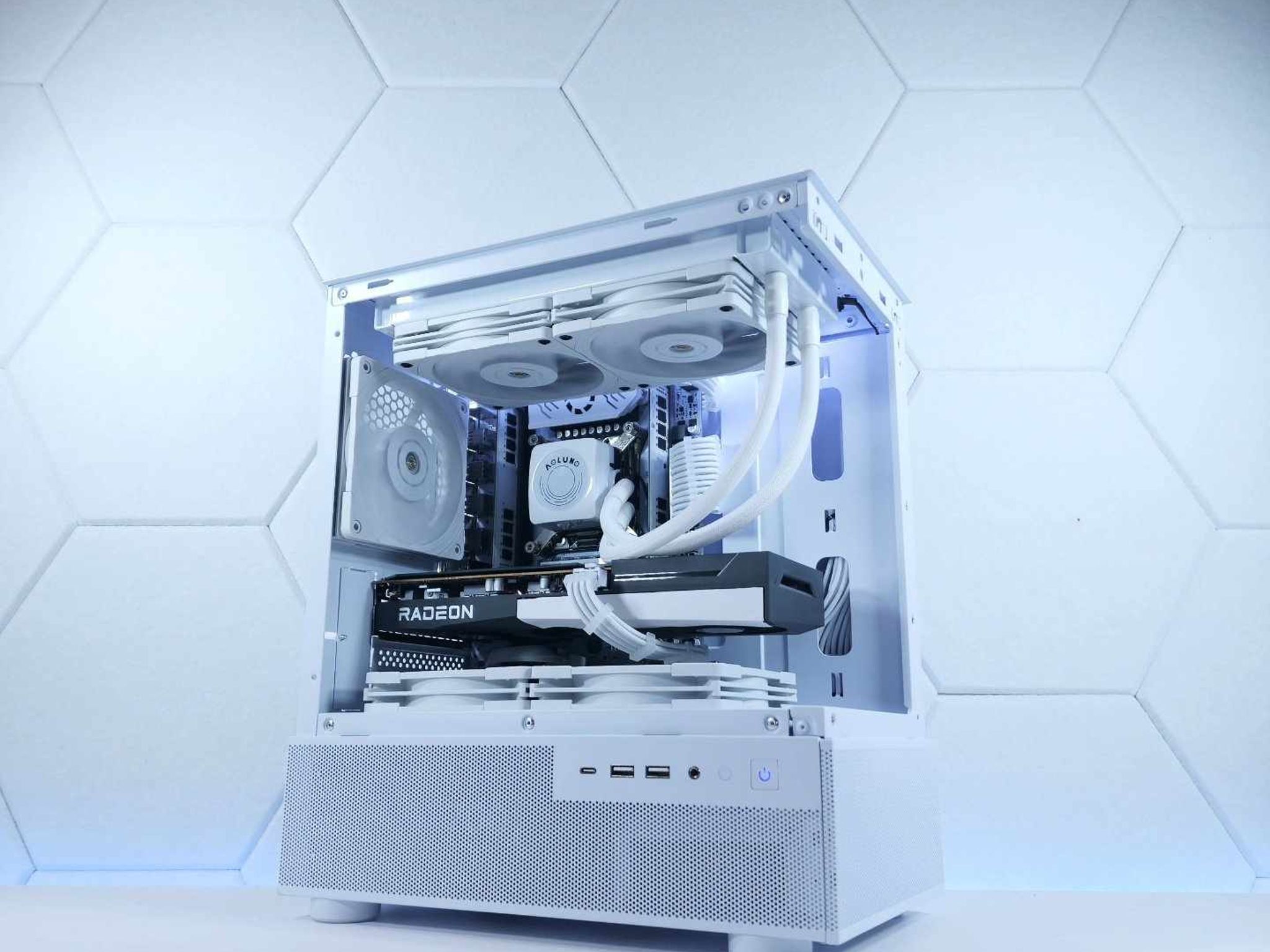 🤍🤍1080p Gaming | RX 6600 | Core i7 5820K | 16GB 3000MHz* | 512GB M.2 SSD