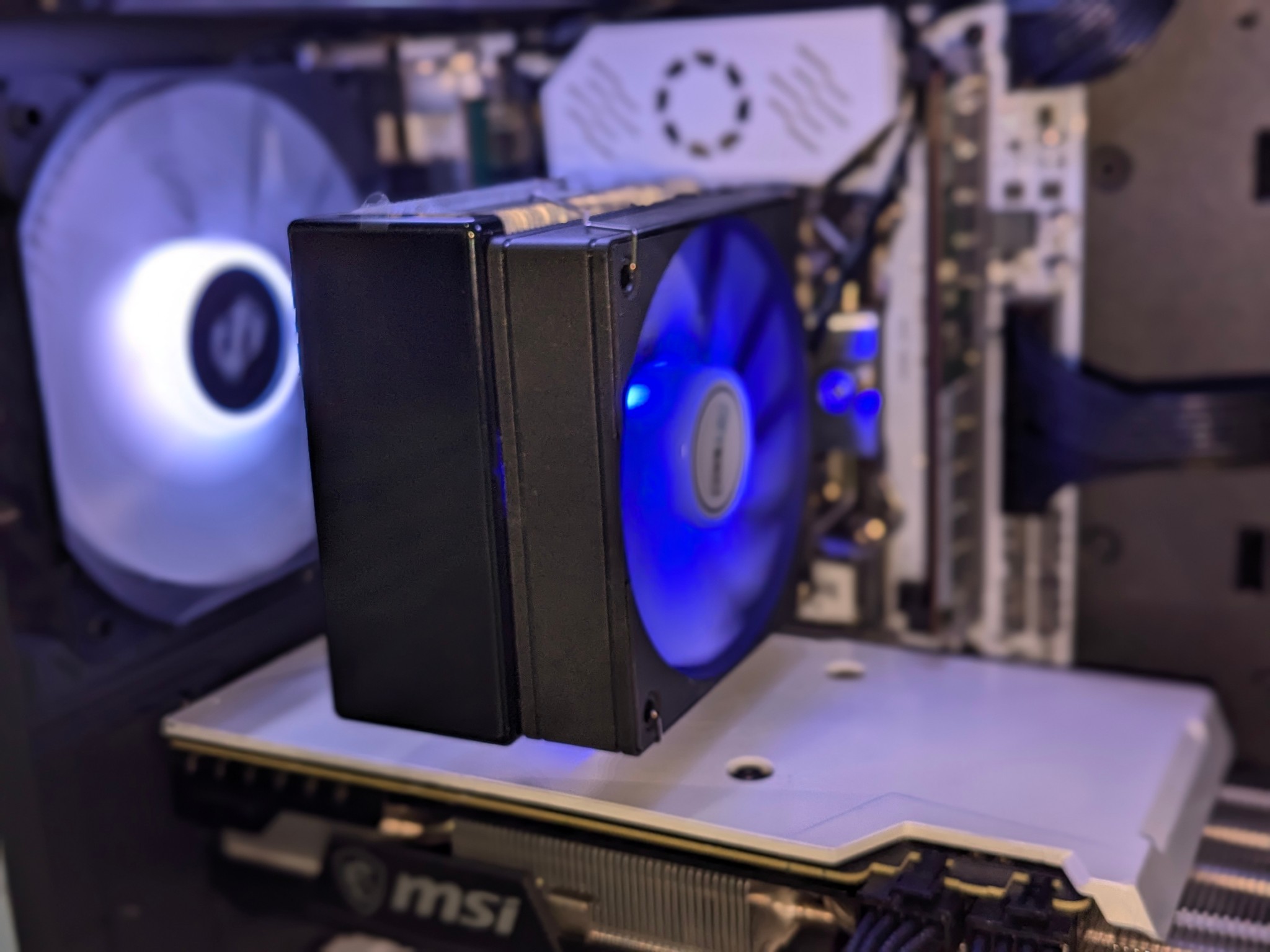 シャチ  ⚫⚪RTX 3070⚫⚪32GB DDR4 RAM⚫⚪Intel(8-cores/16-threads)⚫⚪1tb Nvme⚫⚪Windows 11 Pro