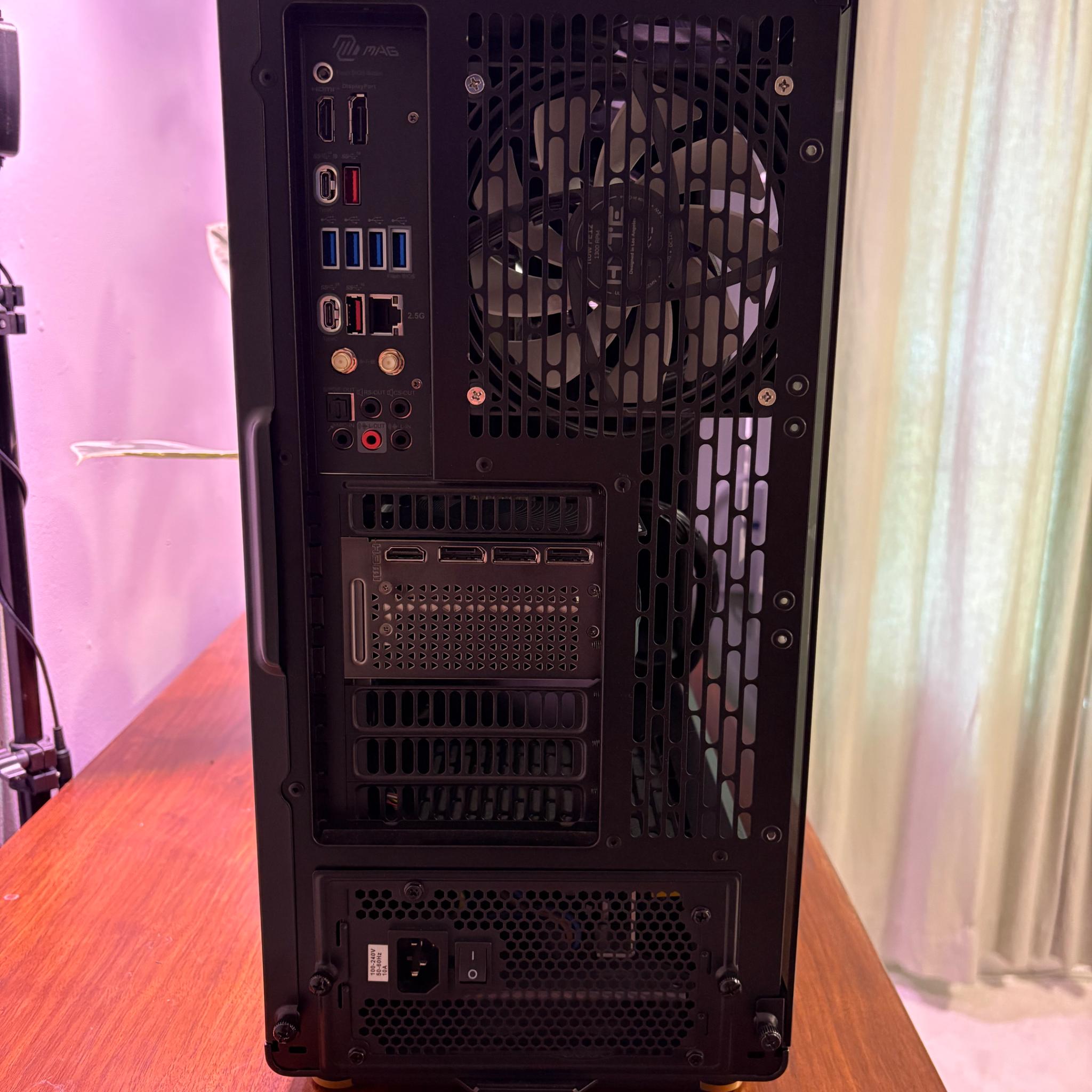 RTX 5070TI | Ryzen 7 7700X | 32GB DDR5 | 2TB SSD | 750W PSU | 5 x Fans | Fractal North ATX TG