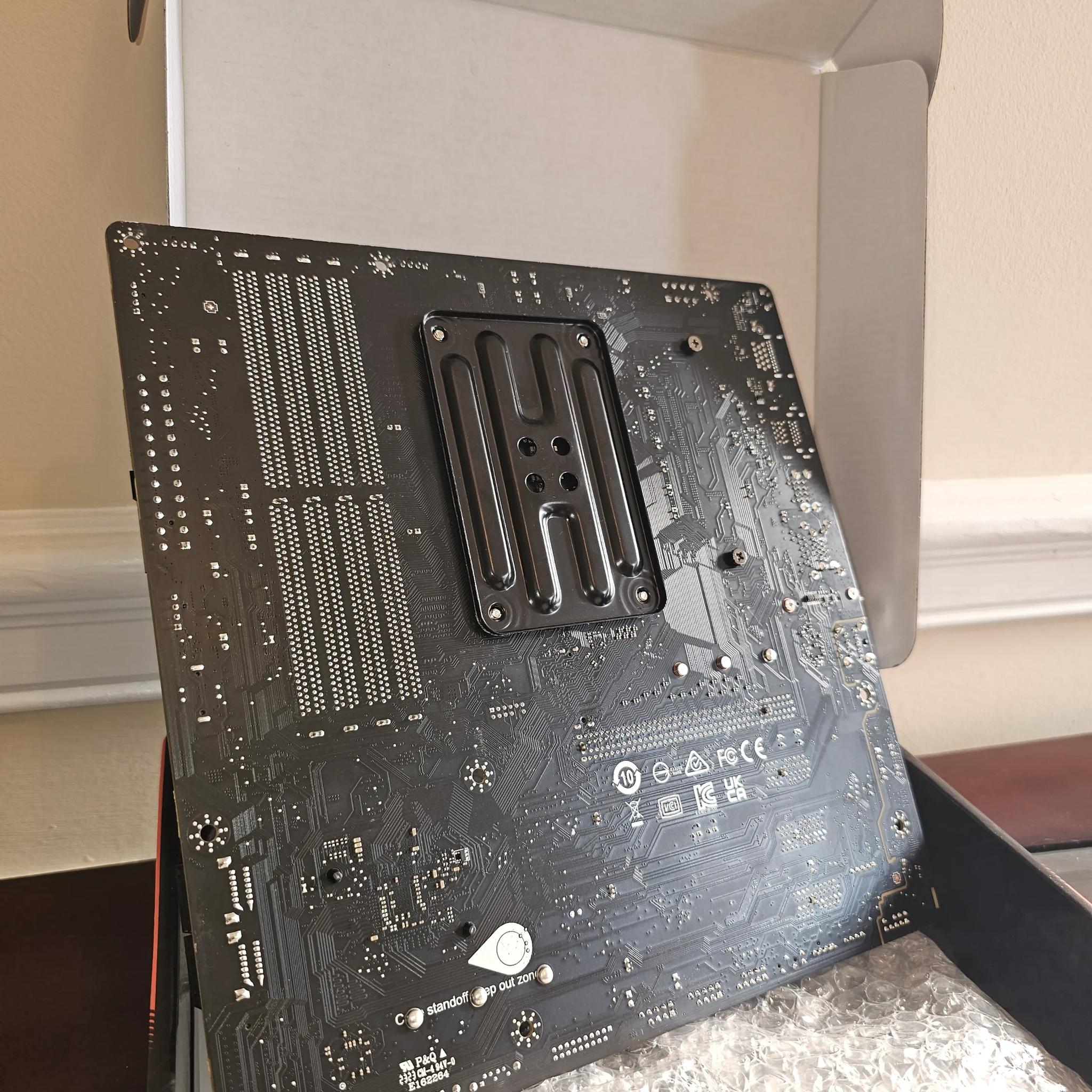 FUNCTIONAL - MSI PRO B550M-VC Wifi - Heavily Used