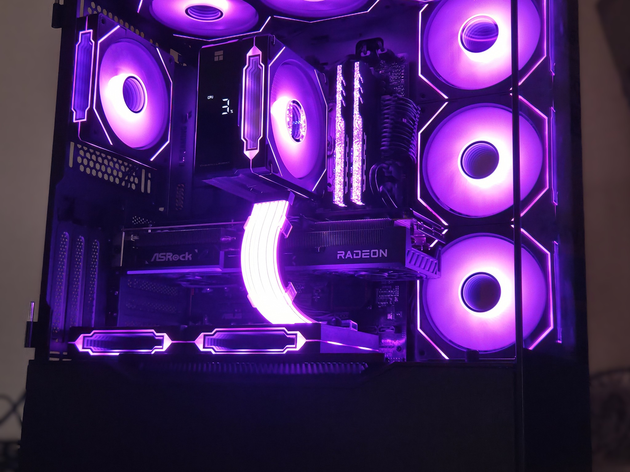 Dynamo!⚡– Ryzen 5 9600X • RX 9070 • 32GB DDR5 6000 • Temp Display • 1440p Gaming PC