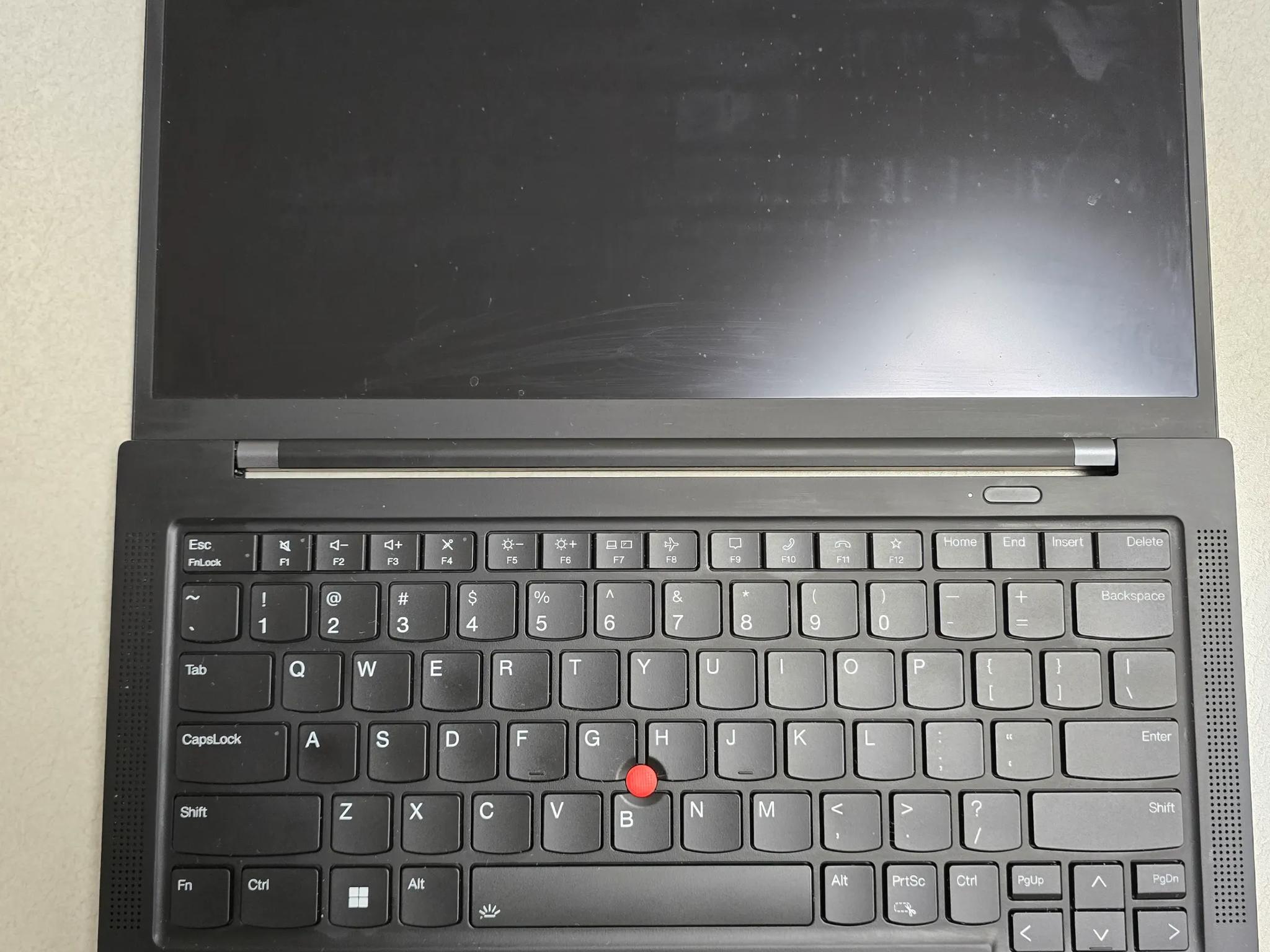 Lenovo ThinkPad X1 Carbon Gen 9 Intel i5 11th gen 2.4Ghz 256GB SSD 16GB Ram