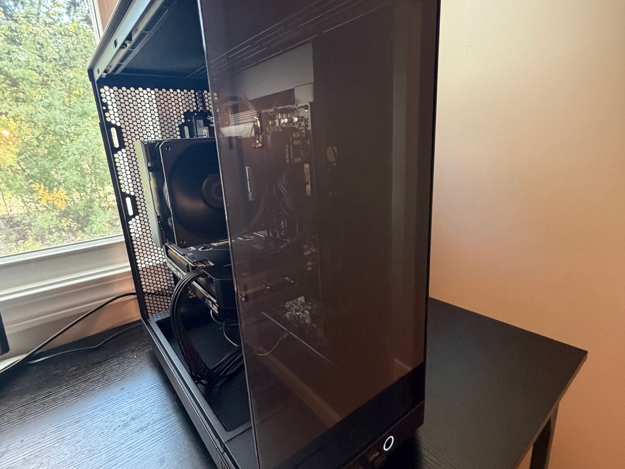 GeForce RTX 5070 Custom Gaming PC - Ryzen 7 7700X, 32GB RAM, 2TB NVMe SSD