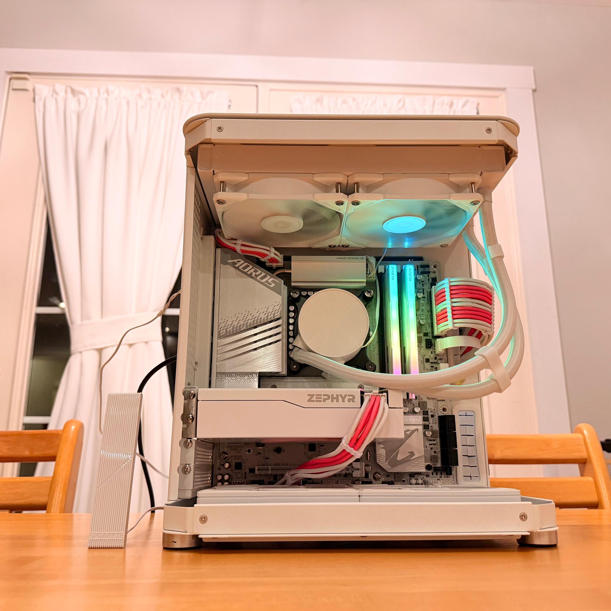 Zephyr| RTX 4070, 13900KS, 32gb DDR5 6400, 1tb SSD, WiFi Equipped Gaming PC