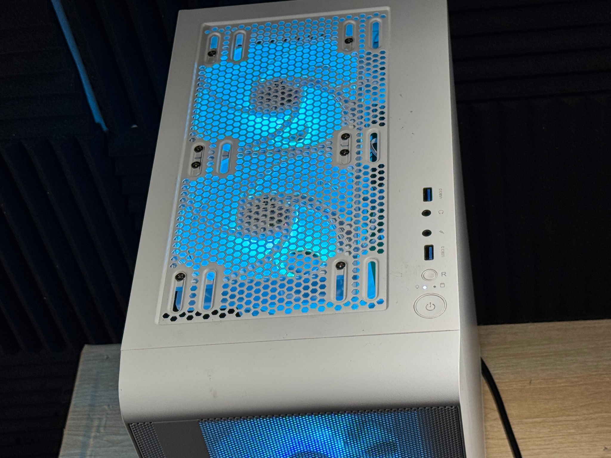 🔥⚪️ Ryzen 5 3600 |.RX 590 8GB | 16GB DDR4 | 256GB SSD + 1TB HDD