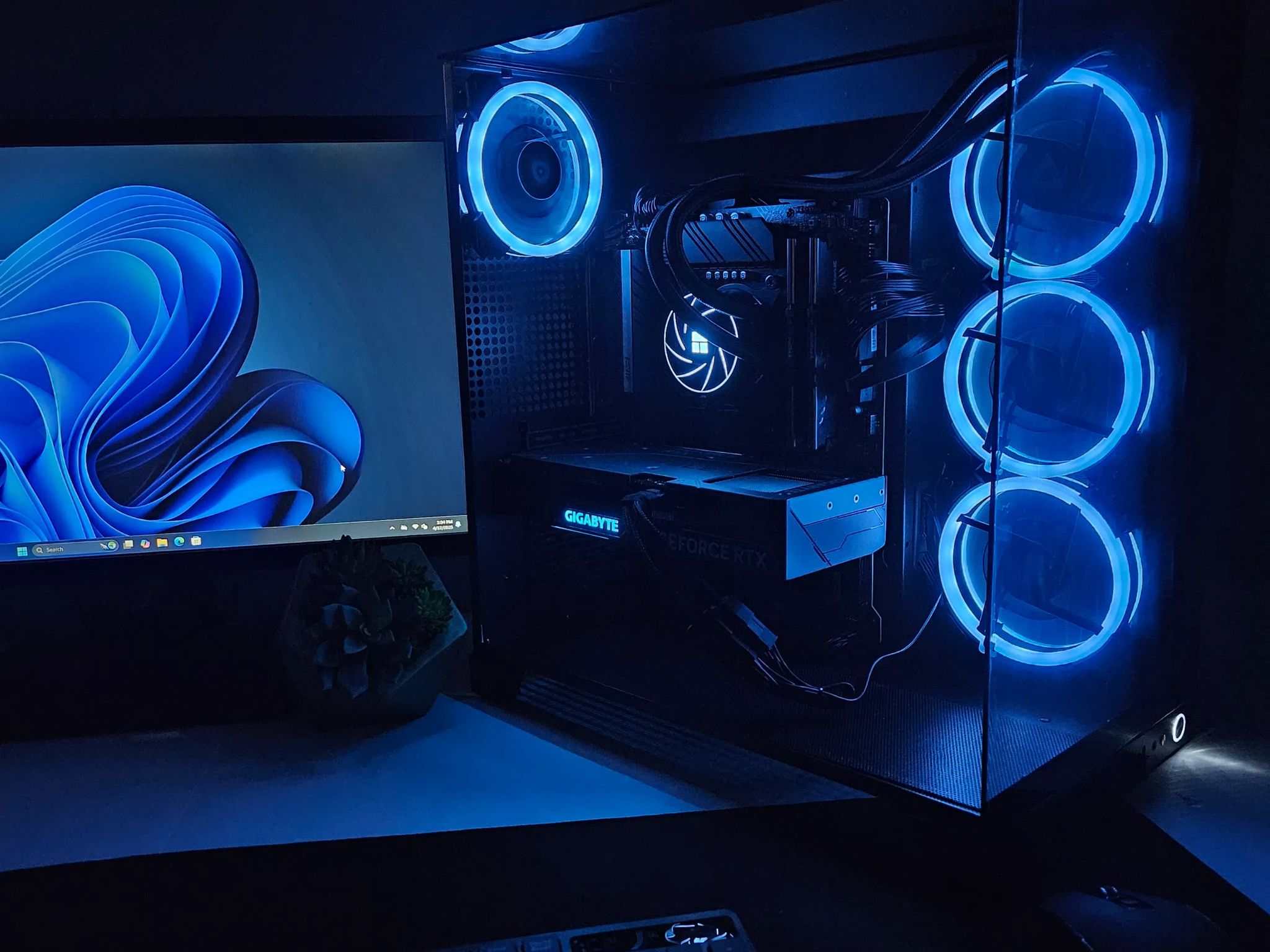 Frostbyte - 4070 Super - I7 12th Gen
