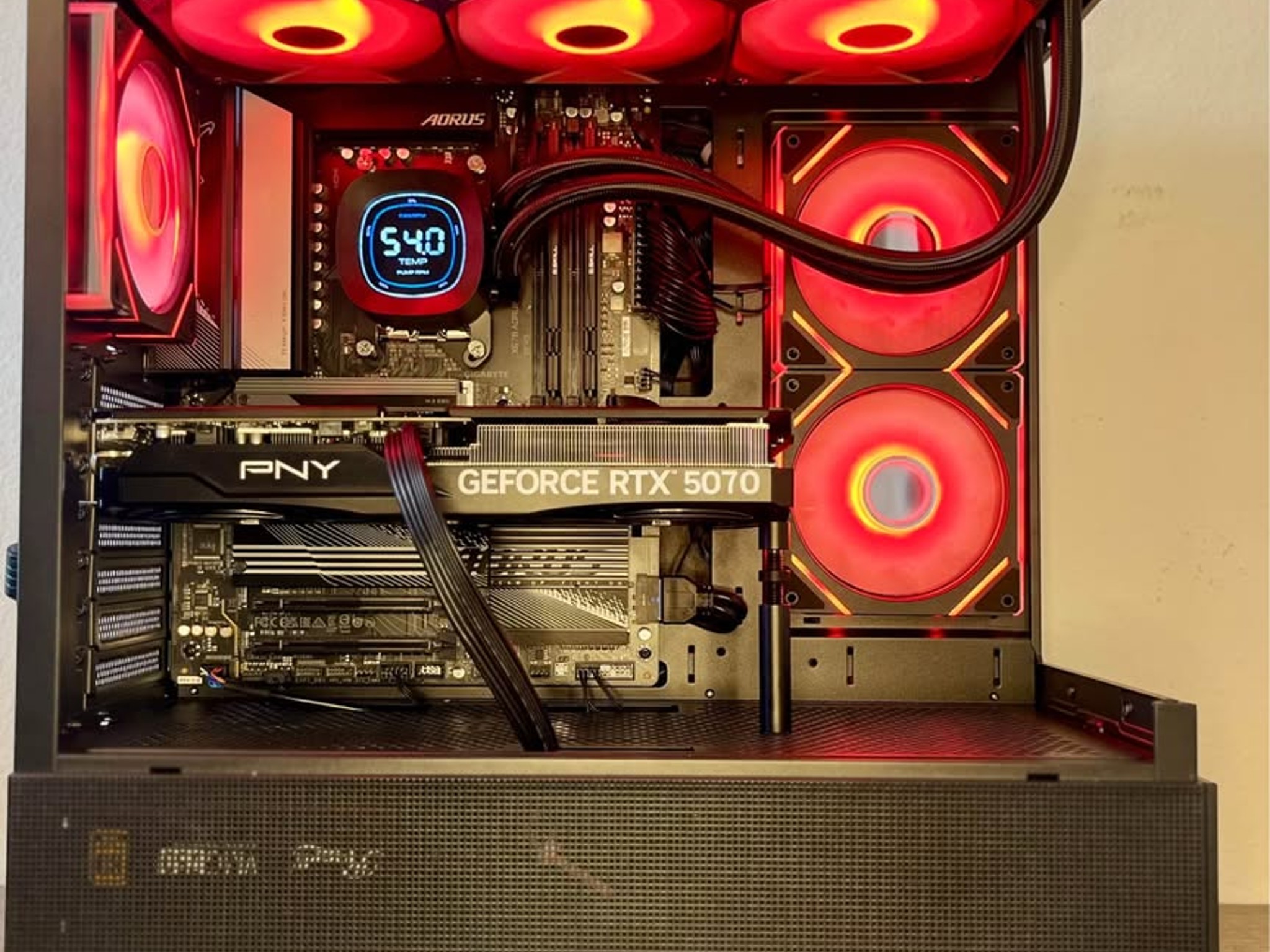 GeForce RTX 5070 Custom Gaming PC - Ryzen 9 7900X