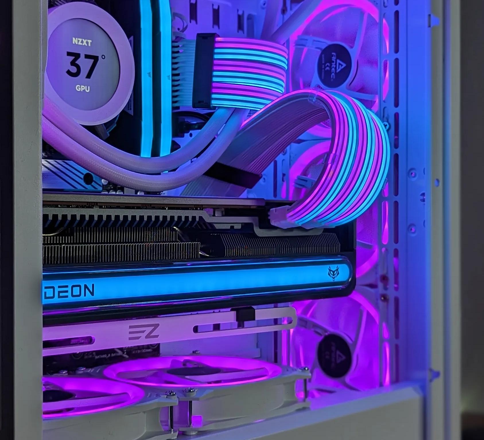 RX 7900XTX Sapphire // Ryzen 9 7900x3D // 64GB 6000Mhz DDR5 // 2TB Gen4 NVMe // WiFi