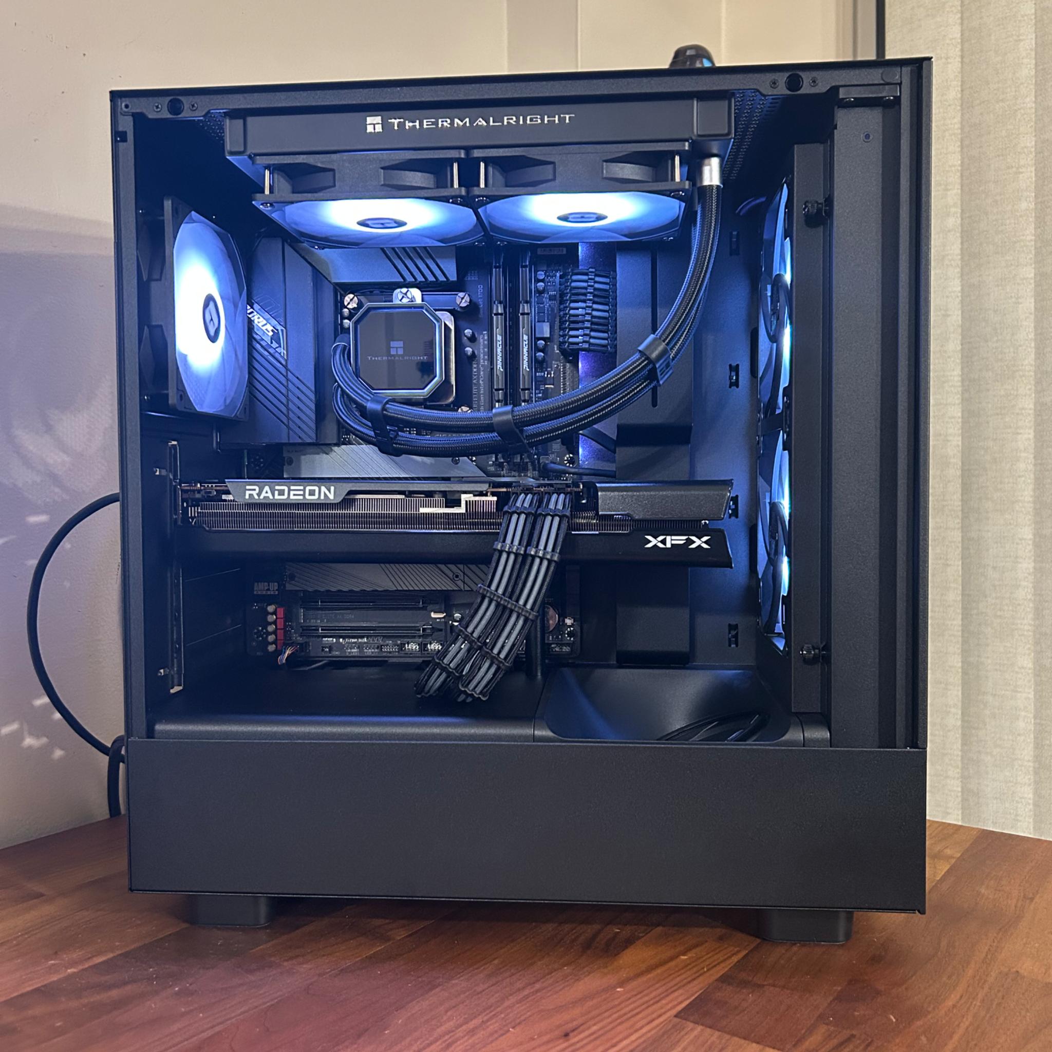 RX 7700XT 12GB | Intel i5 12600K | 32GB DDR4 | 1TB SSD | The Operator RX