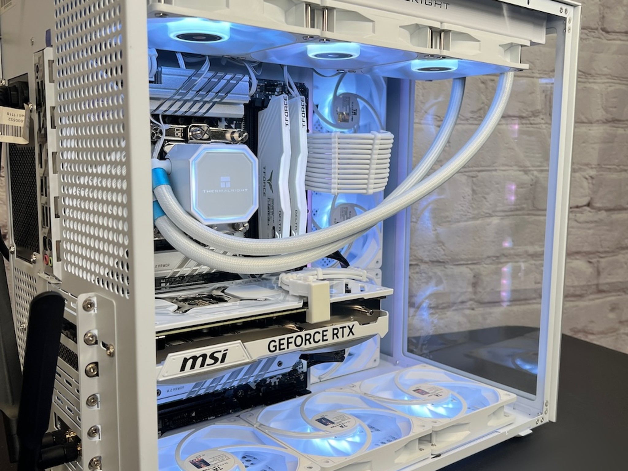 Intel i7 12700KF RTX 4070 32GB RAM 1TB M.2 Win11 Pro Gaming PC