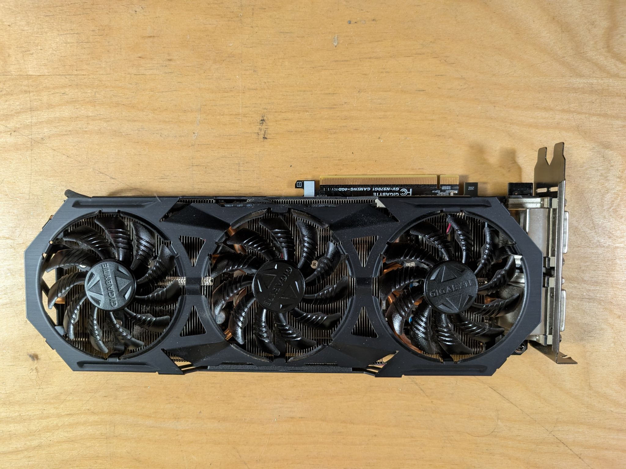 Core i5 4690K + Z97 motherboard+ 16GB ddr3 + GTX 970 4GB
