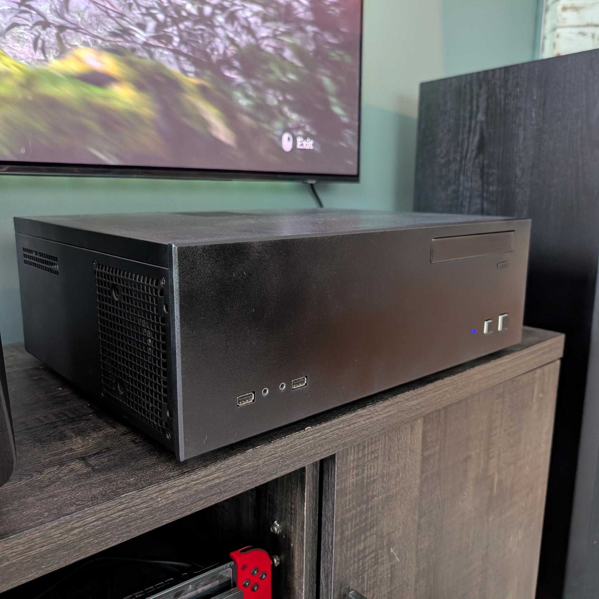 ⬛ "SLATE" - Living Room PC |4K Steam Machine | Console Killer | AM5 + RX 9060 XT 16GB🎮