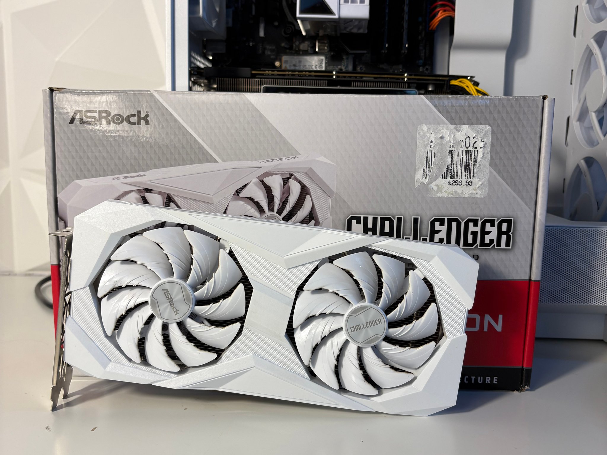 AMD Radeon RX 6600 8GB - Asrock Challenger White