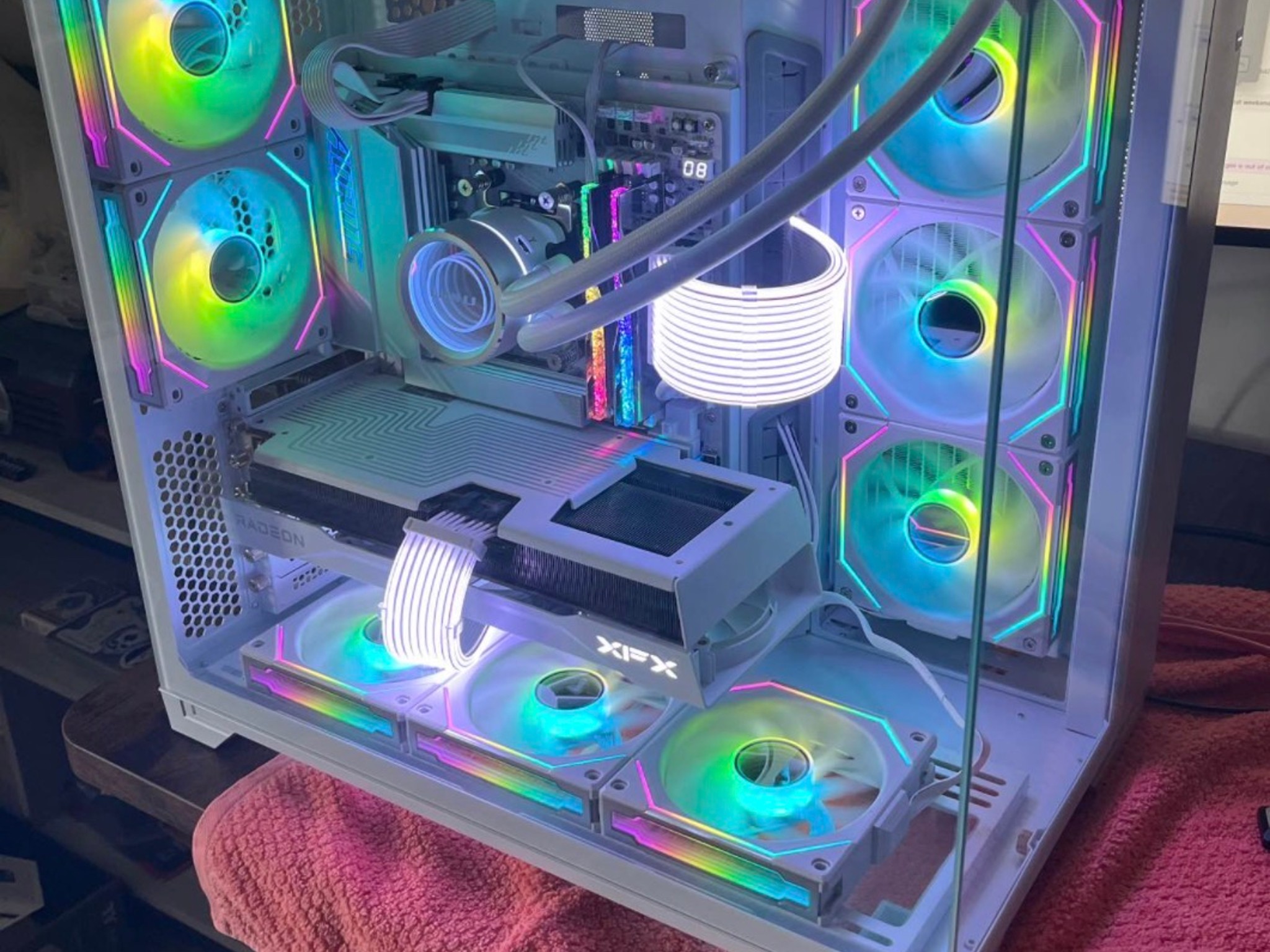 Custom Gaming Whiteout PC Build