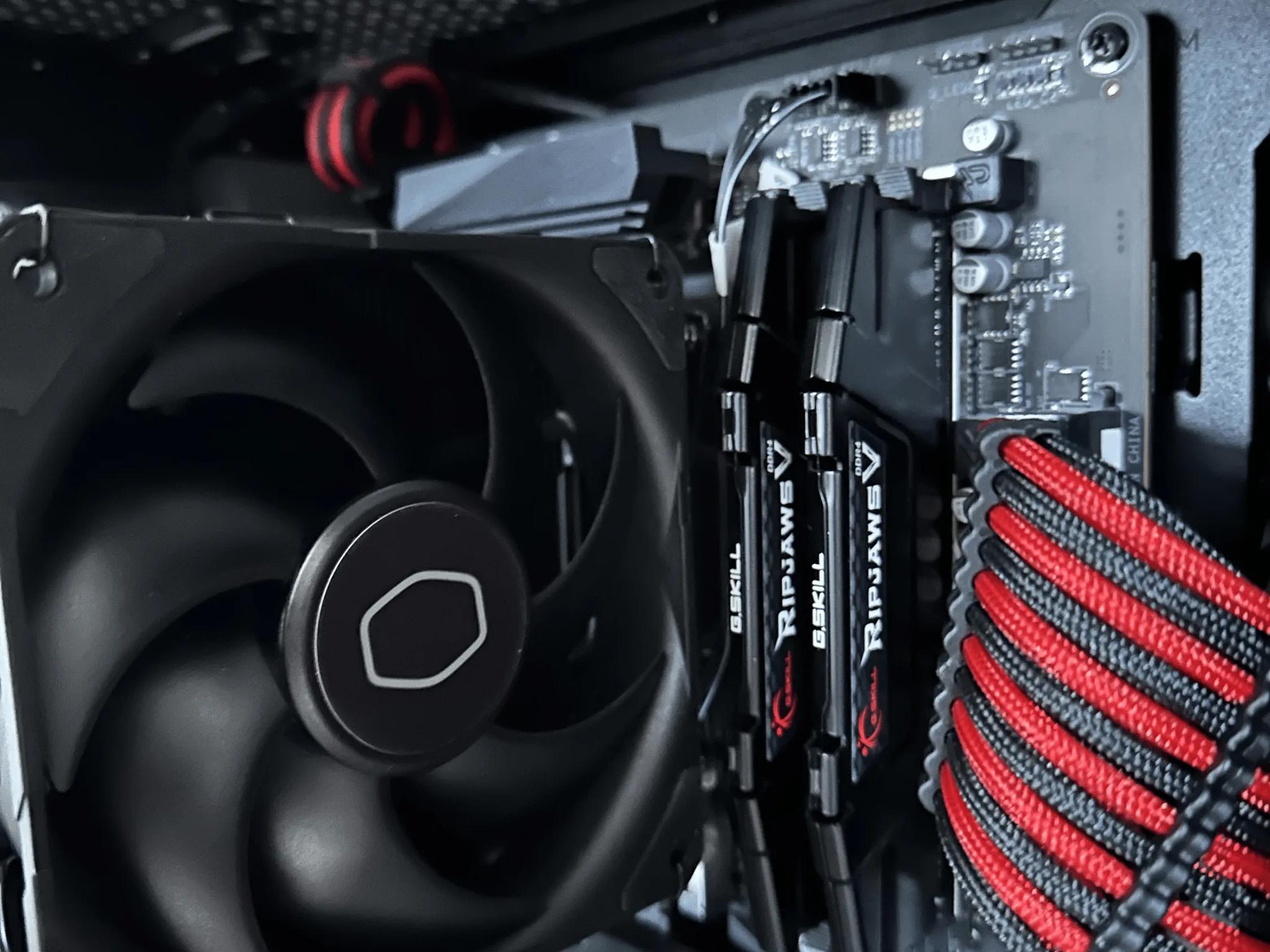 AMD Ryzen 5 5800X + 6800XT + 32GB RAM + 1TB SSD - BLACK AND RED