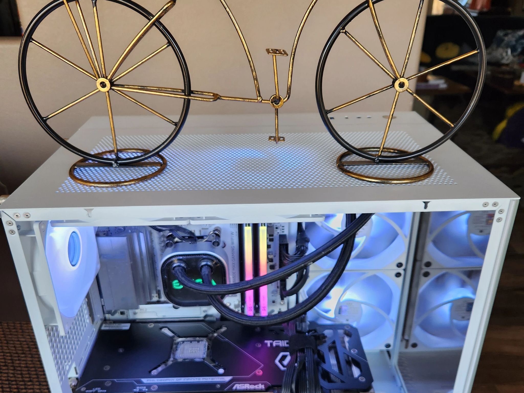 32 Gb ram, 9070 XT paired with a brand new 9600x, ASUS B650E Max Gaming wifi