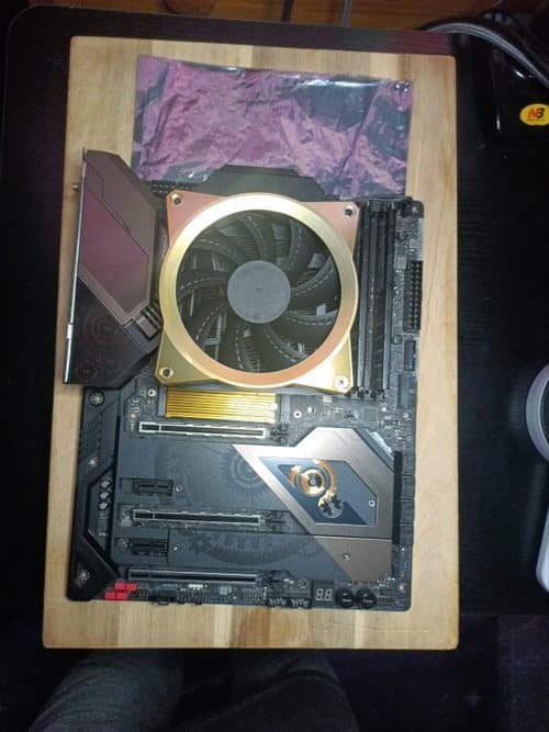 ASROCK Z490 TaiChi  Combo/ I5 10600k, 2tb m.2, 32gb 3600mhz Cl 18 ram.