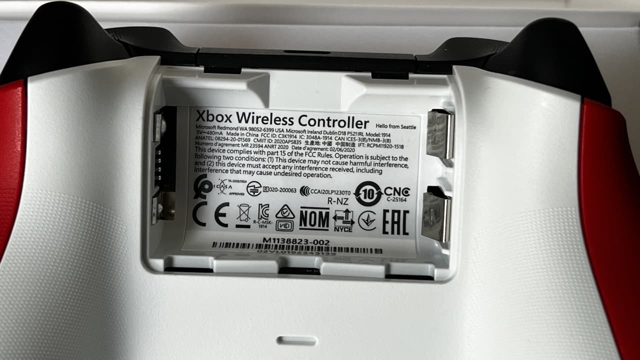 Microsoft Wireless Controller for Xbox Series X/S - Pulse Red