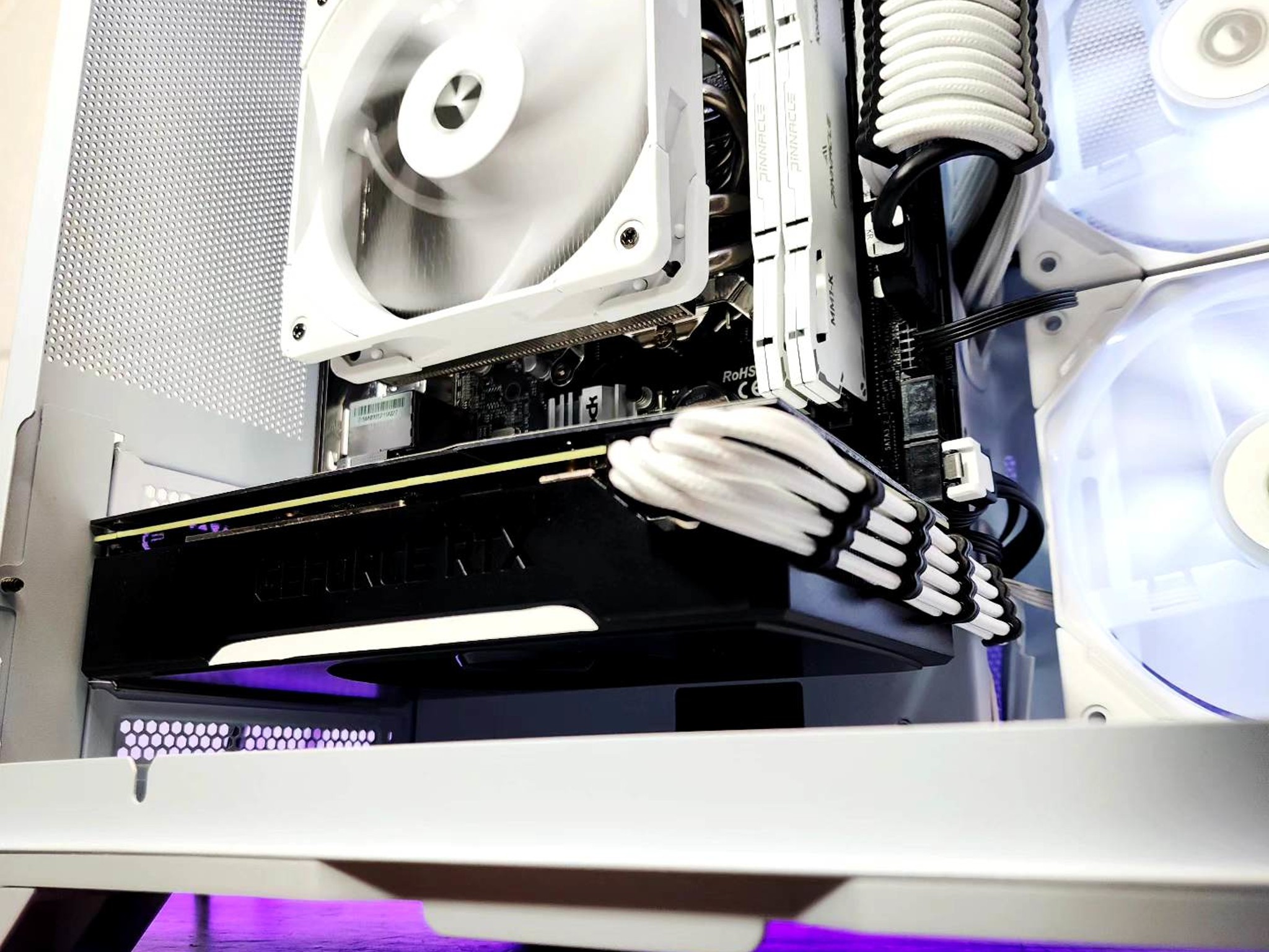 🤍💙🤍 RTX 2060 // Core i5 8500 // 16GB 3600MHz* // 1TB SSD