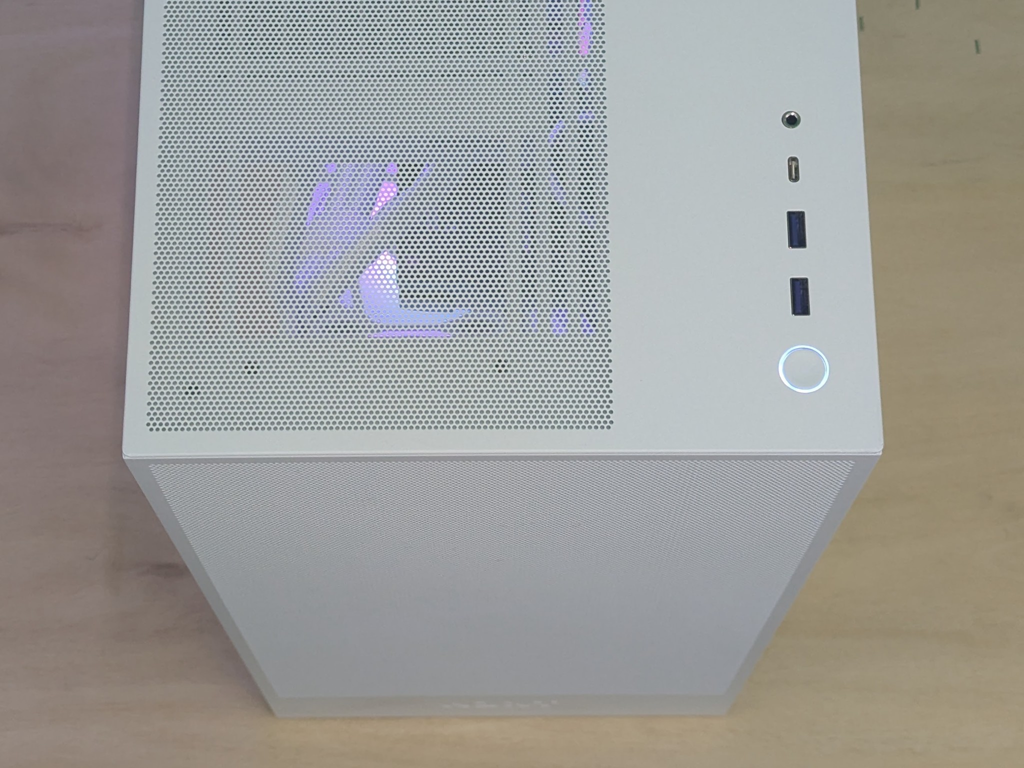 🌸 Livna | MSI Ventus 3X 5070 12GB | 🔹 AMD 9600X | Clean White Build | 32GB DDR5 | 2TB NVMe