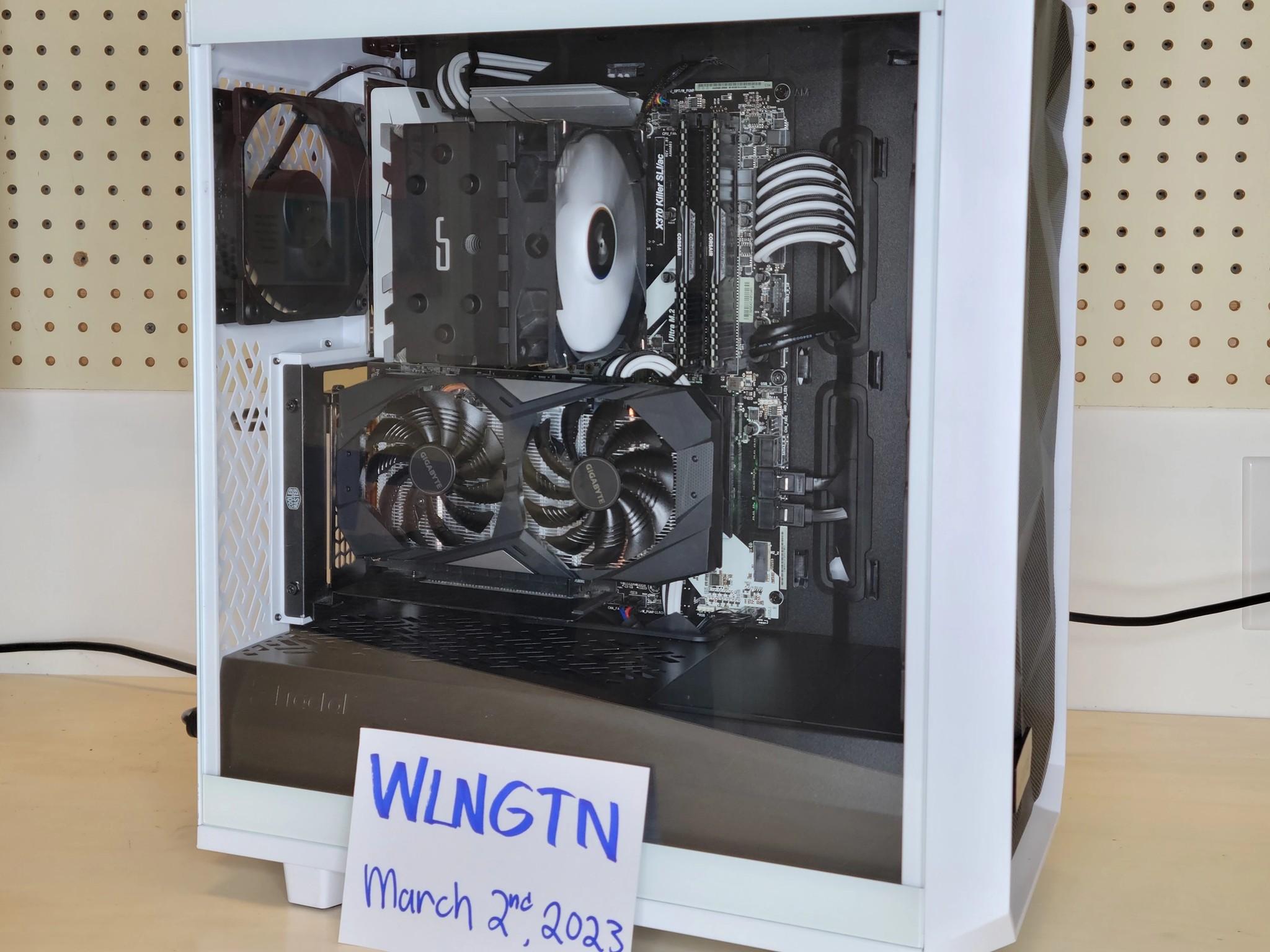 ⬜️⬛️⬜️ "Sweet 16" 1660 Super + R5 1600 Gaming PC