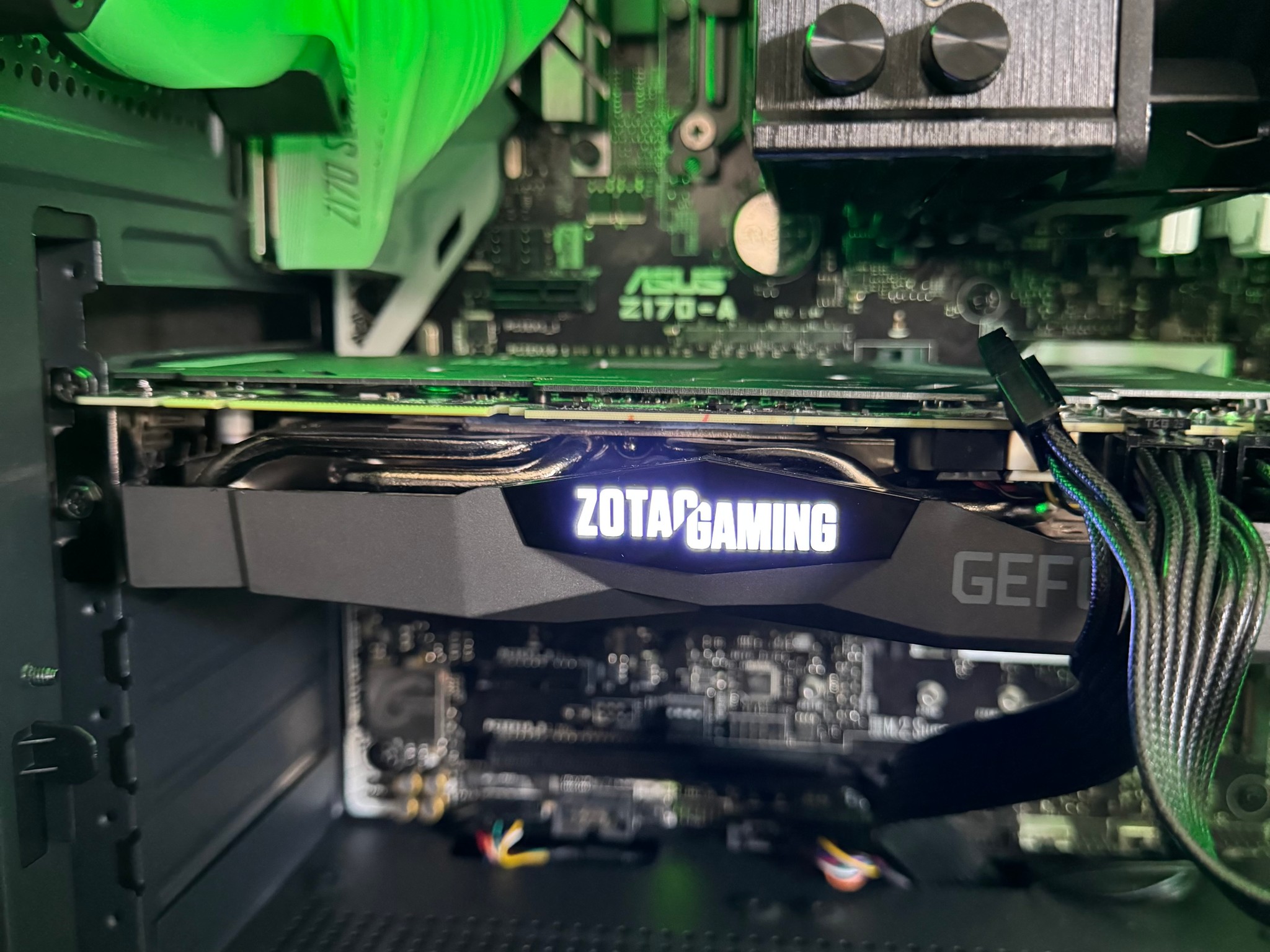 RTX 2070 Super, i7-6700K, 16GB DDR4 3200 MHz, 512GB SSD, ASUS Z170-A, Gaming PC
