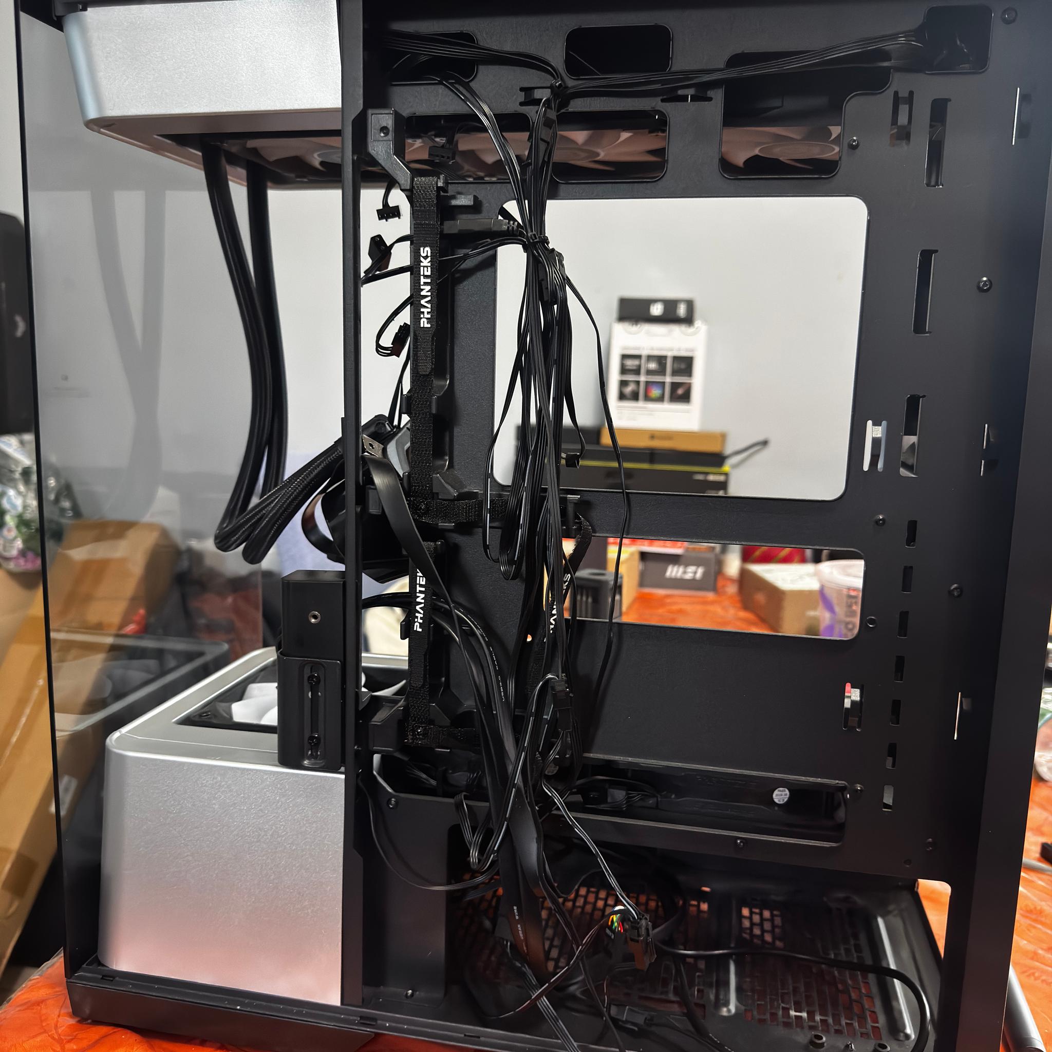 Phanteks Evolv S2.